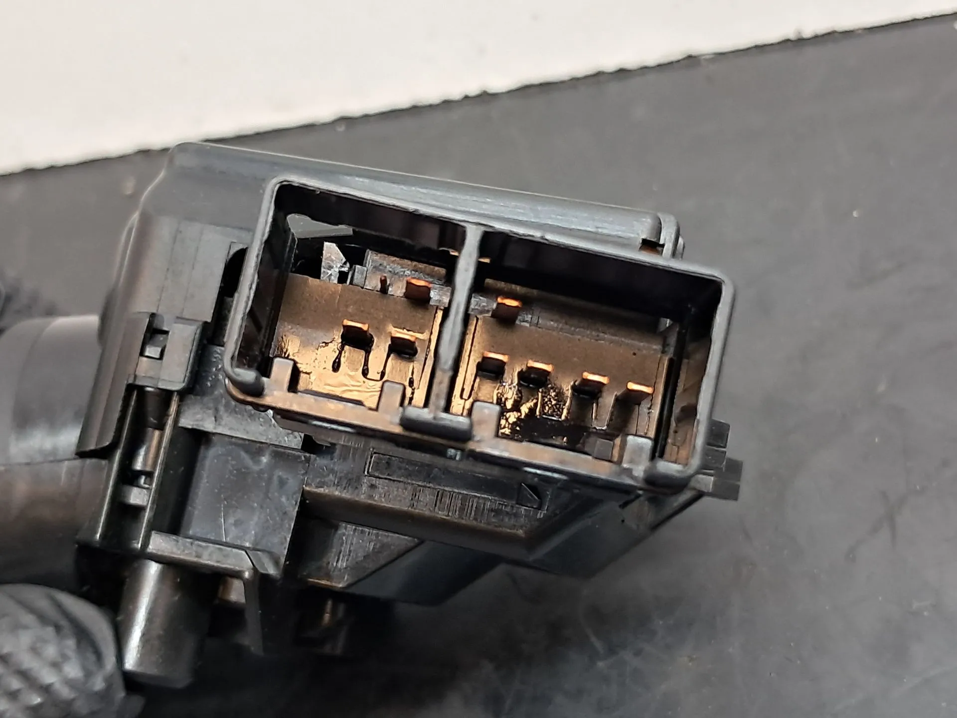 Wiper control stalk TOYOTA Yaris (_P9_) Imagem-3