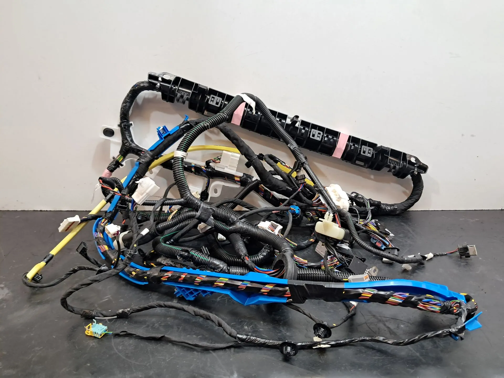 Impianto elettrico interno / cablaggio interno TESLA Model Y 