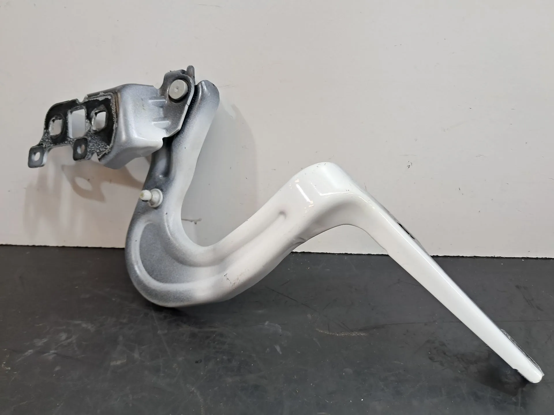 Dobradiça capot TESLA Model Y 