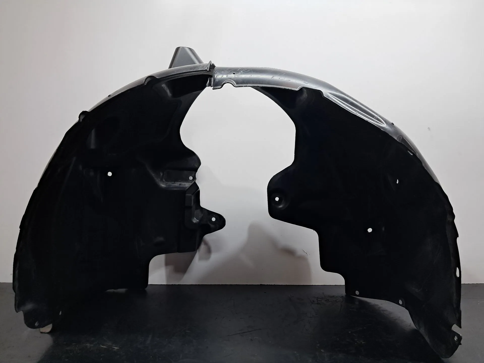 Front wheel arch right TESLA Model Y (5YJY) Imagem-4