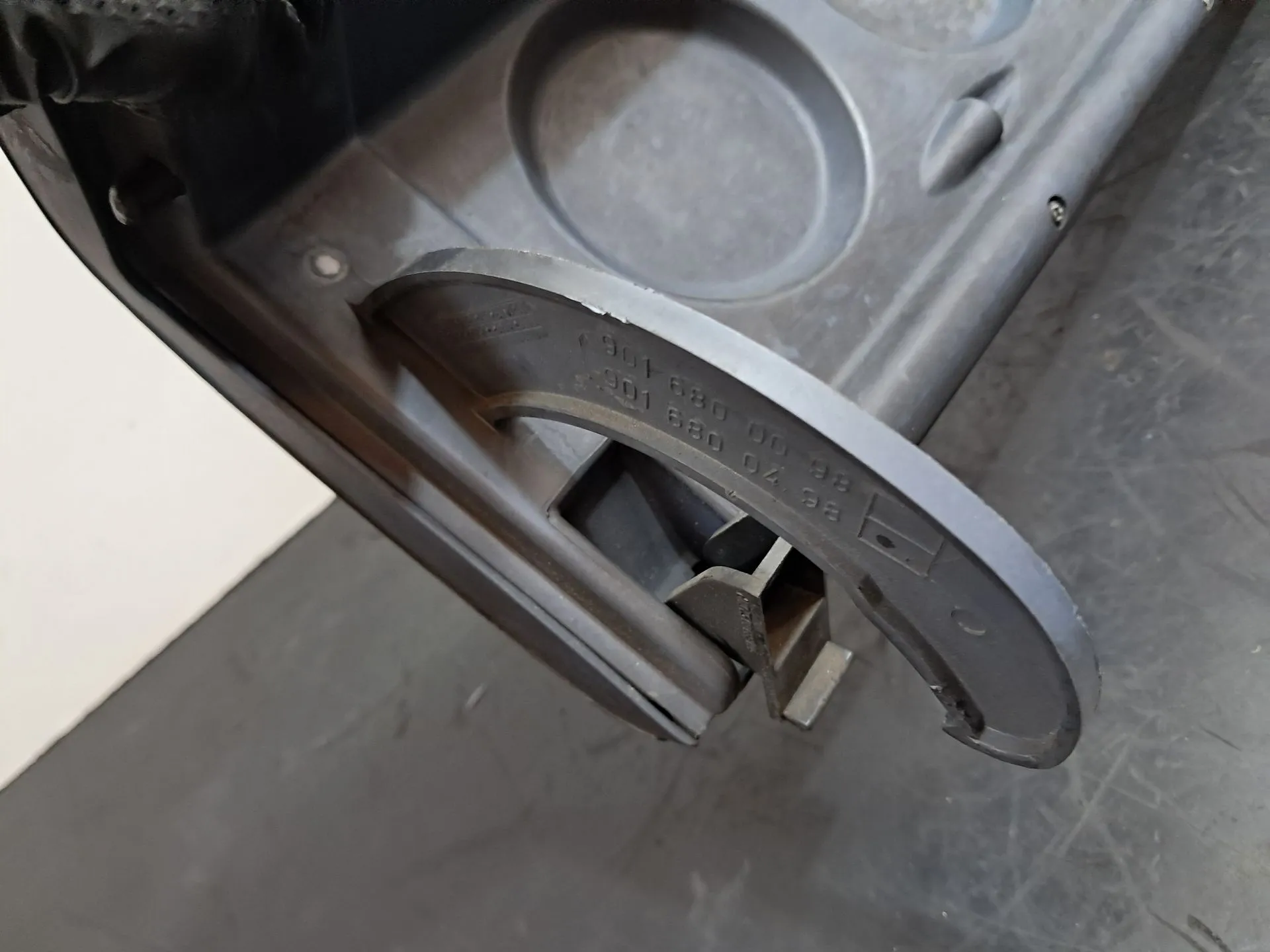 Tampa / cobertura genérica MERCEDES-BENZ Sprinter 2-t (901, 902) Imagem-4