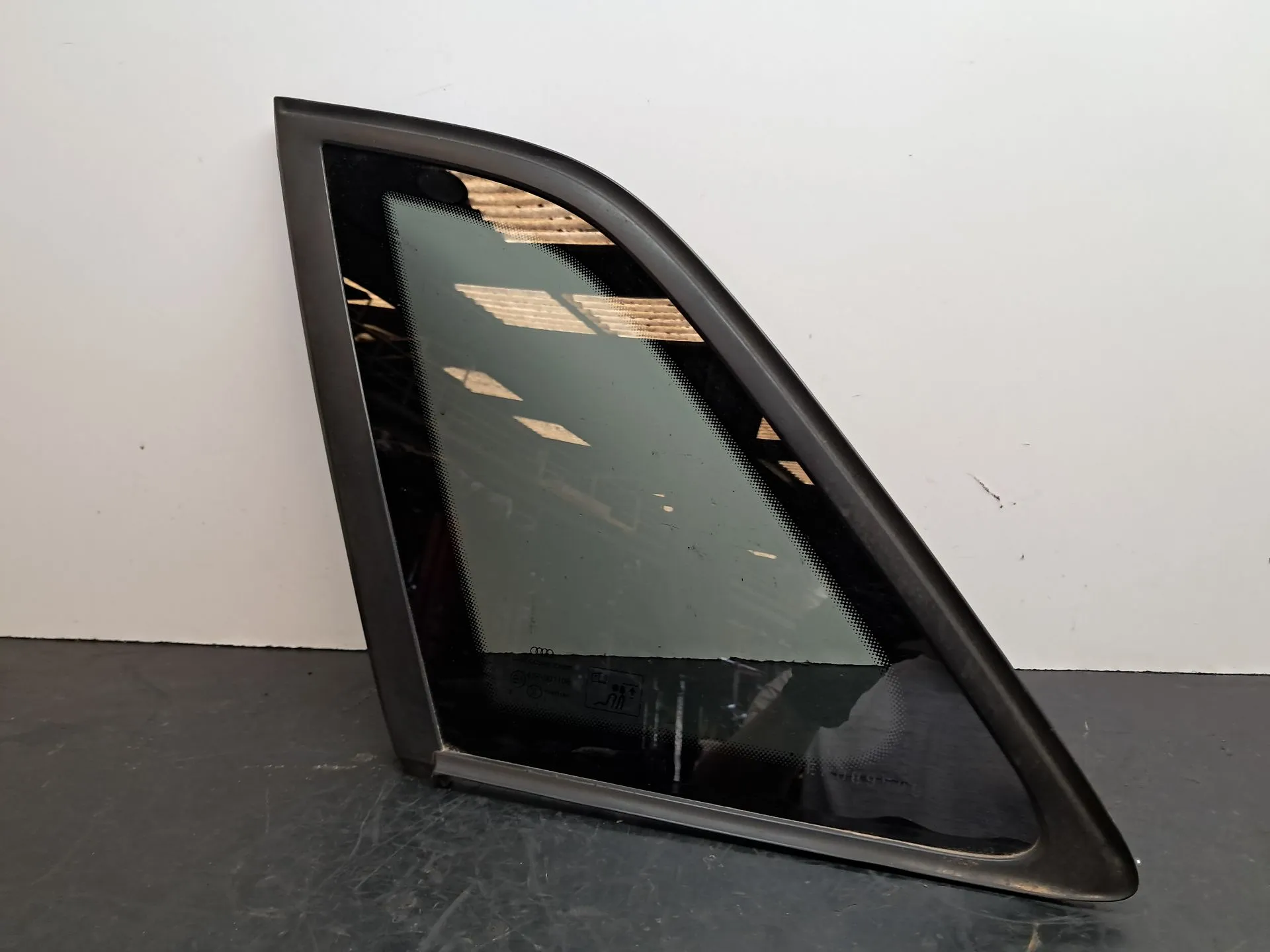 Vetro del pannello posteriore sinistro AUDI A3 Sportback (8VA, 8VF)