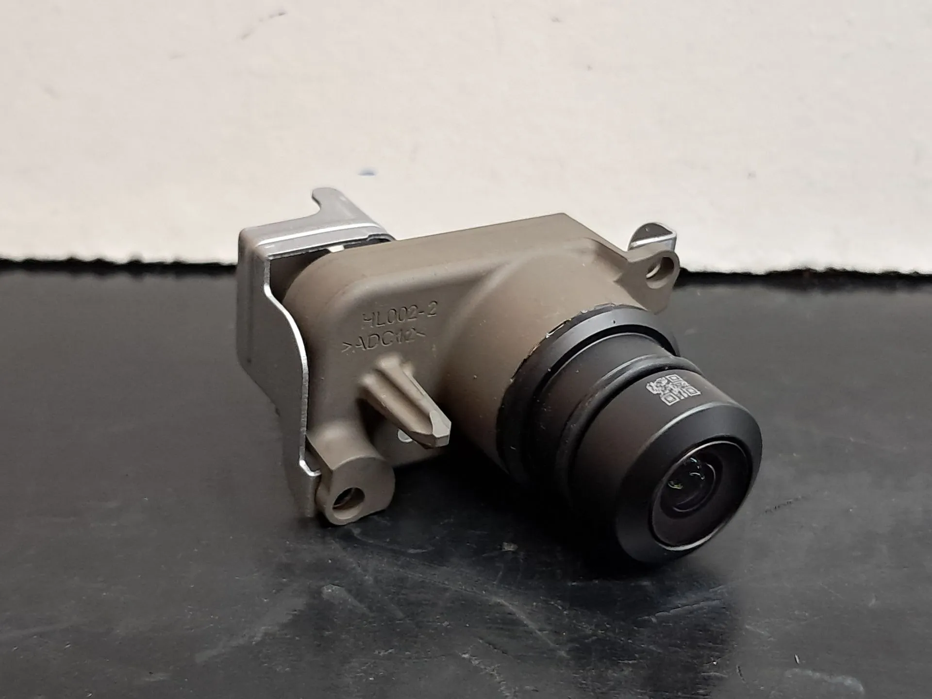 Câmera frontal TESLA Model Y (5YJY)