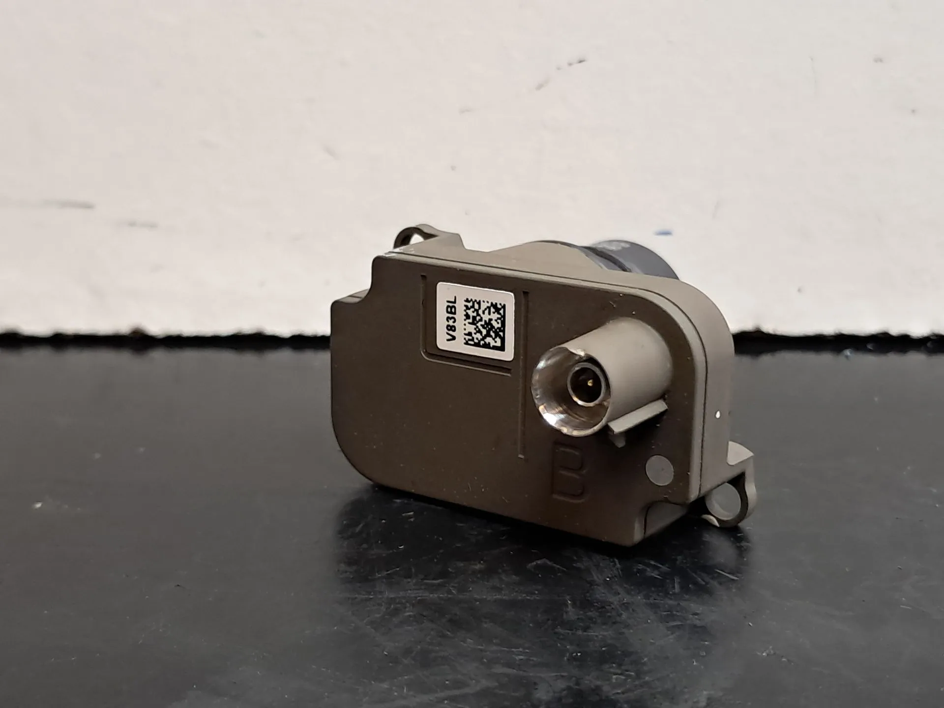 Câmera frontal TESLA Model Y (5YJY) Imagem-1