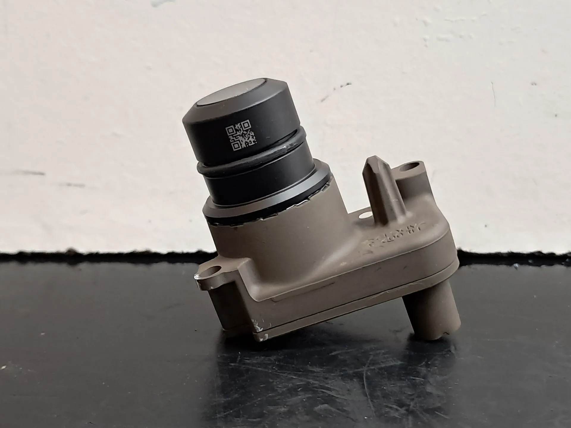 Câmera frontal TESLA Model Y (5YJY) Imagem-2