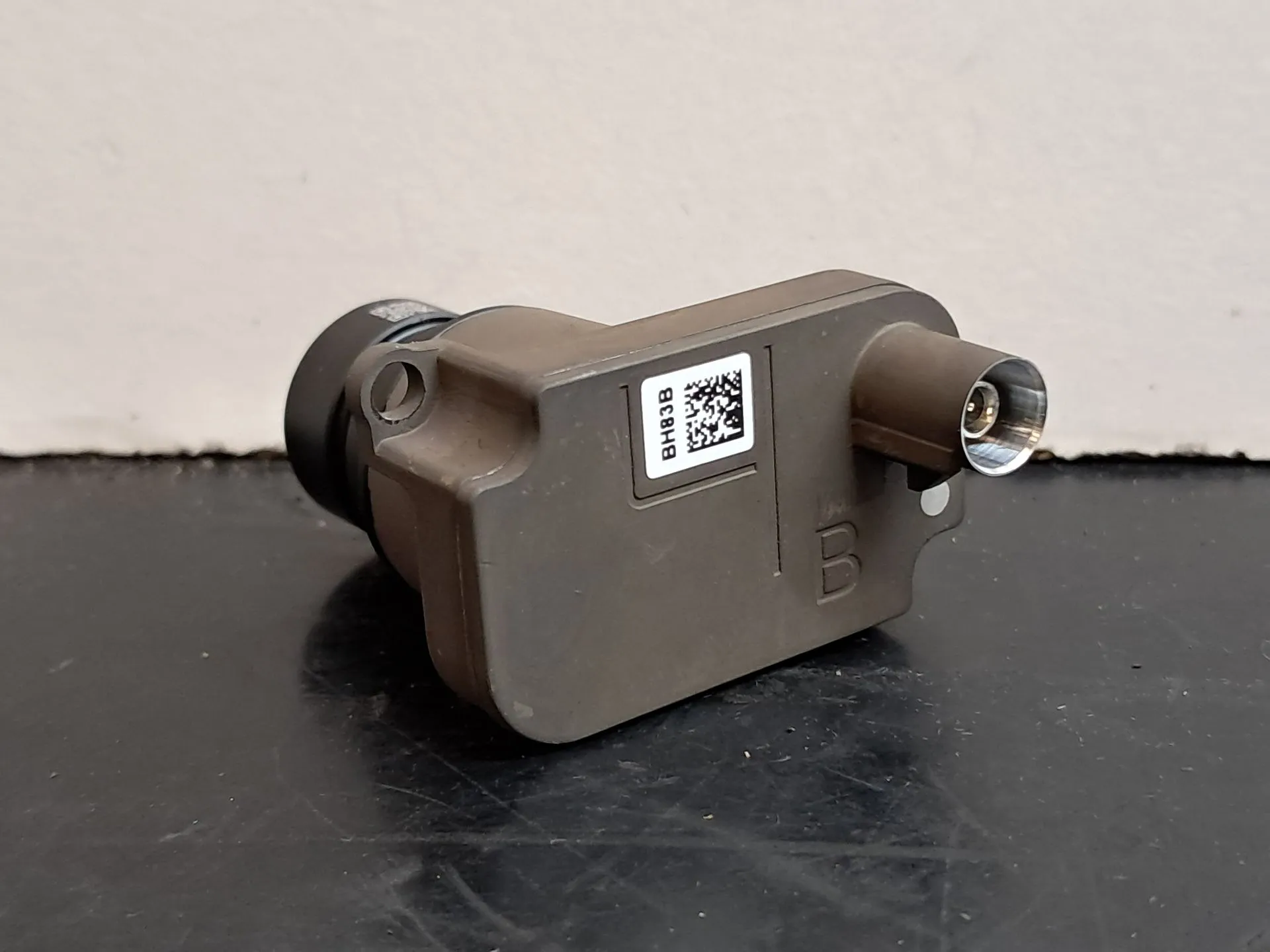 Câmera frontal TESLA Model Y (5YJY) Imagem-2