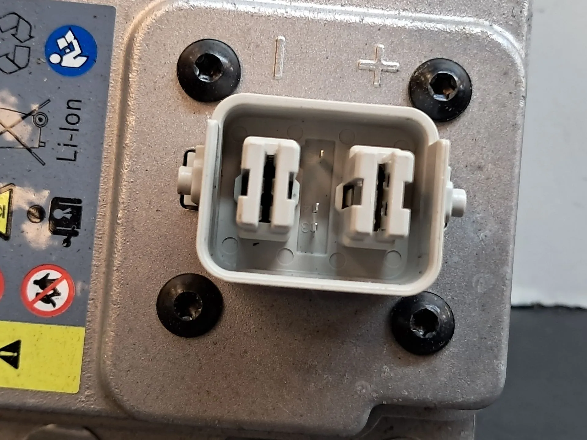 Bateria TESLA Model Y (5YJY) Imagem-3