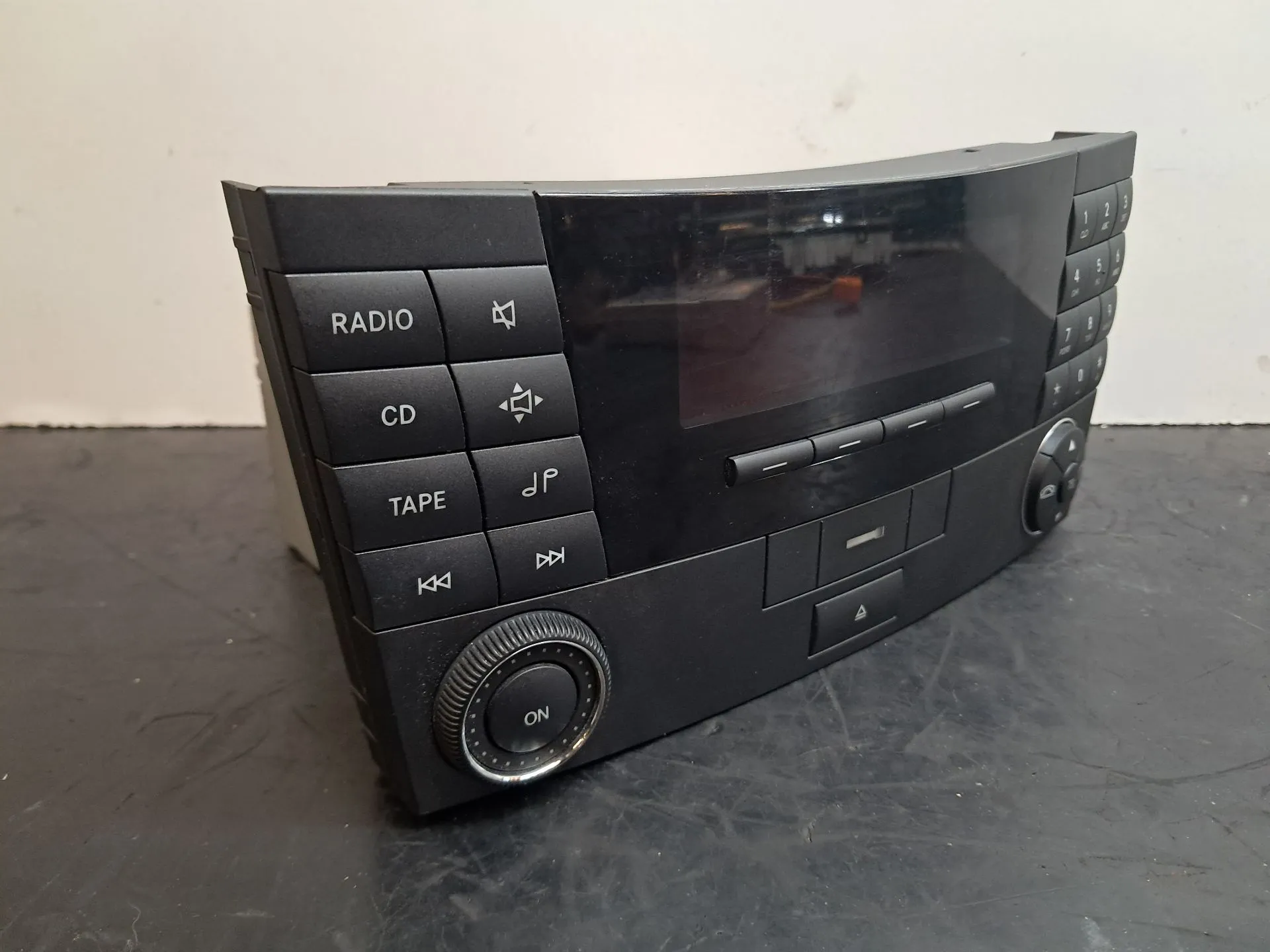 Rádio / auto-rádio MERCEDES-BENZ Classe E (W211)