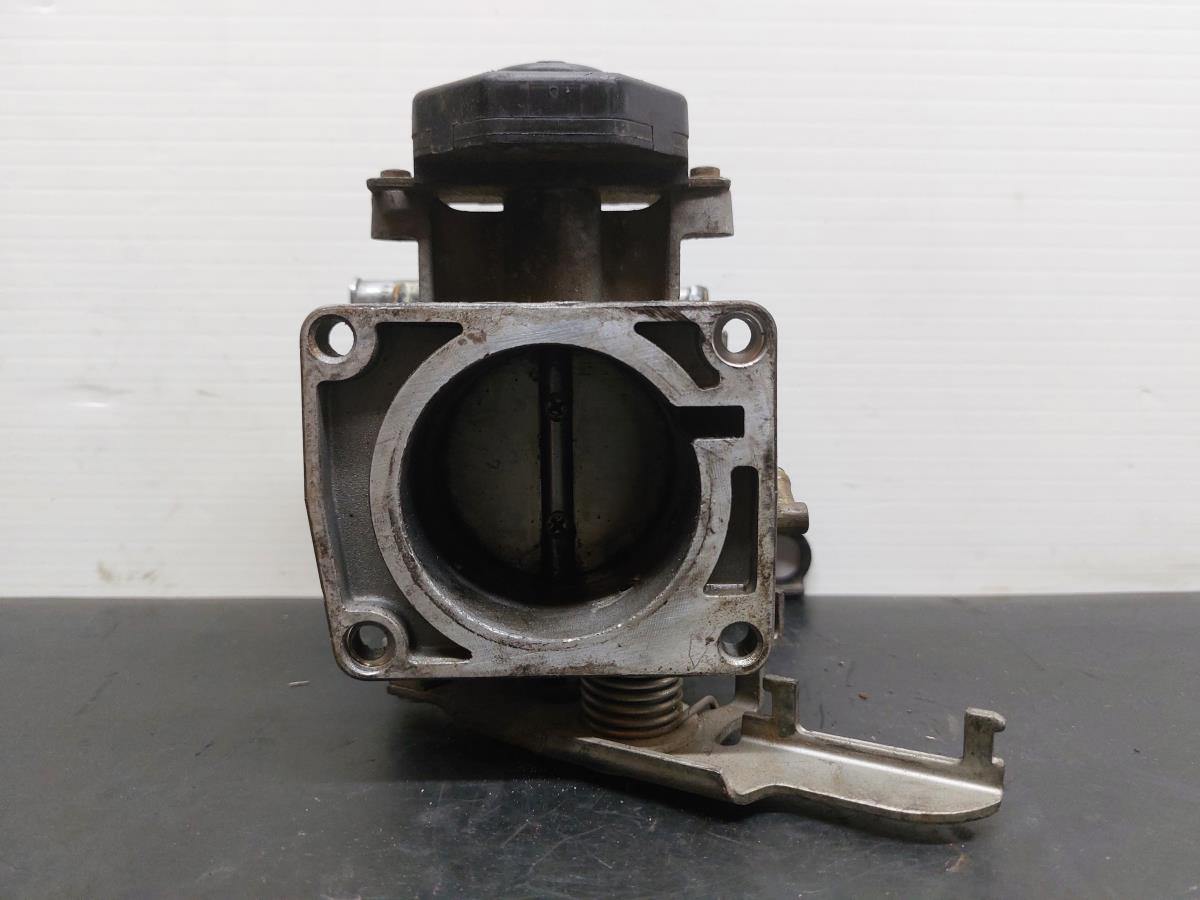 Corpo farfallato BMW 3 (E30) Imagem-1