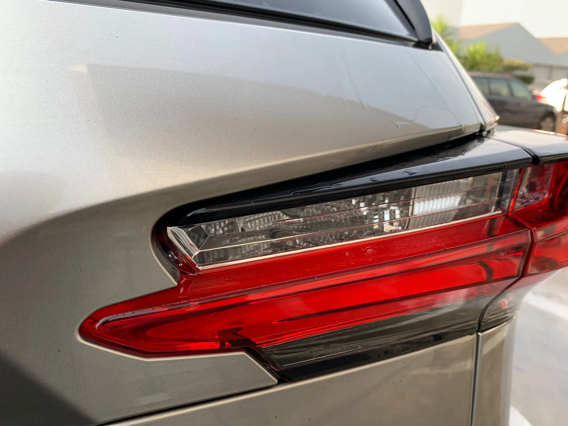 Farolim da mala direito LEXUS NX (_Z1_) Imagem-1