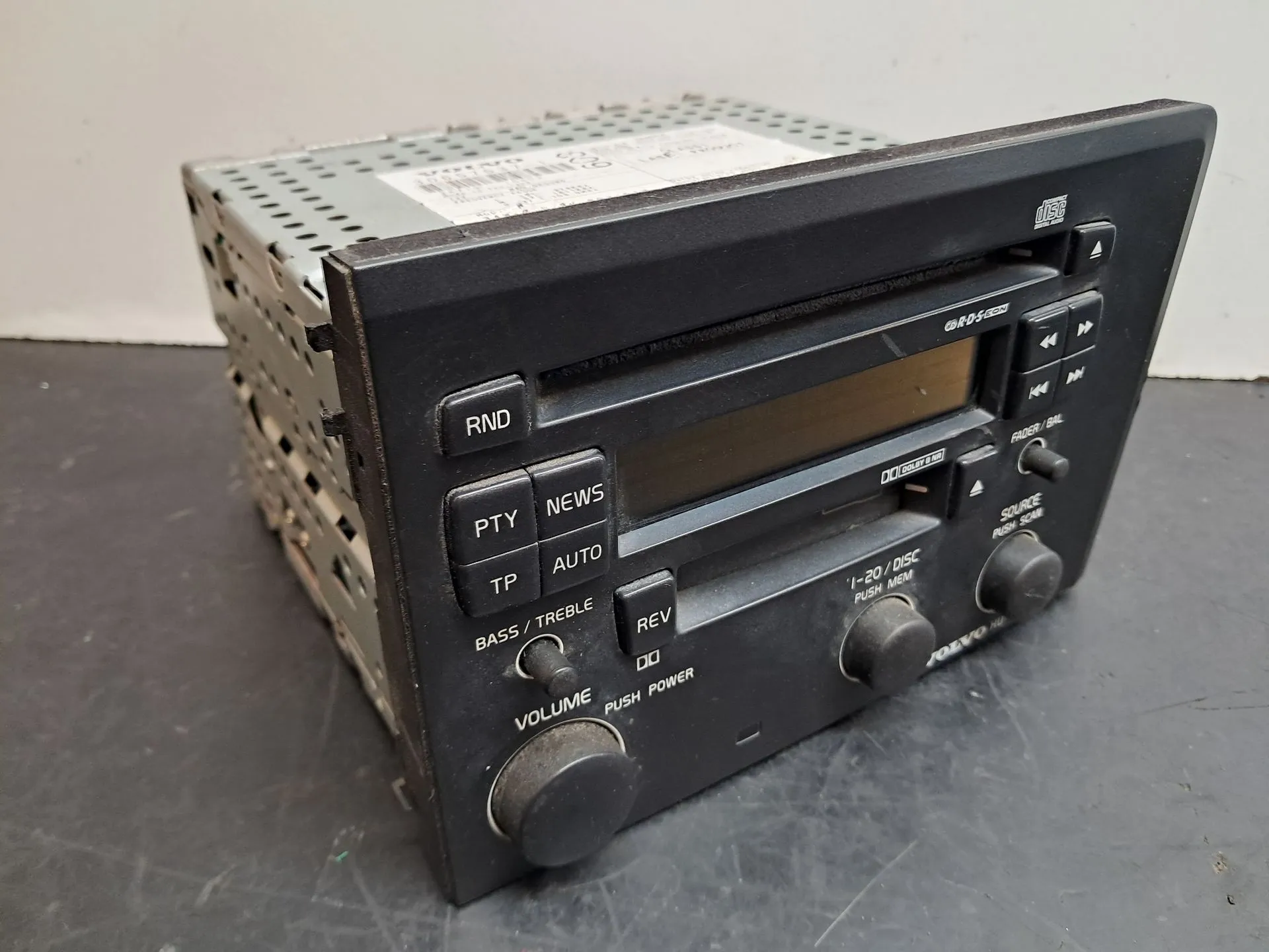 Rádio / auto-rádio VOLVO S60 I (384)