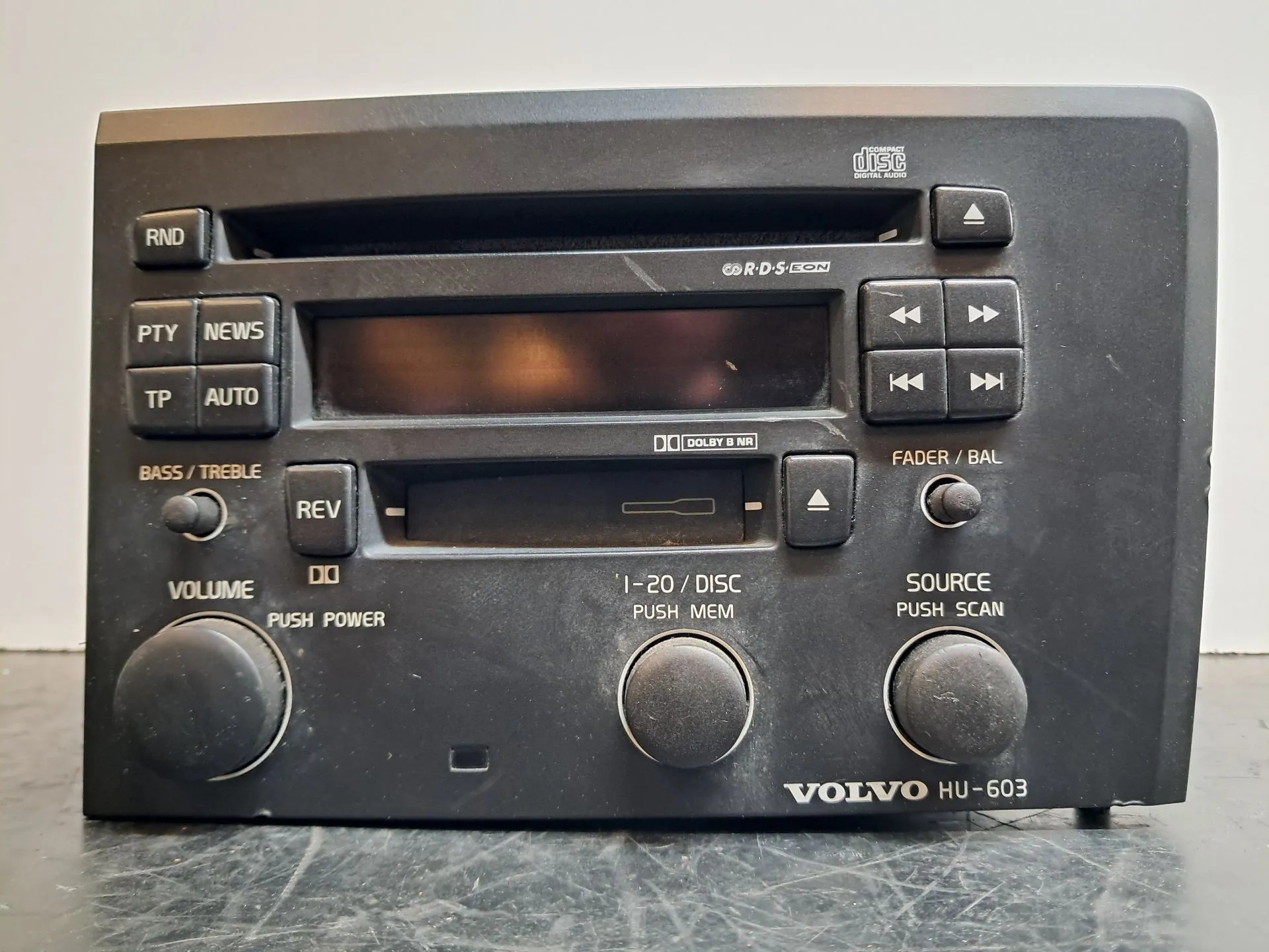 Rádio / auto-rádio VOLVO S60 I (384) Imagem-1