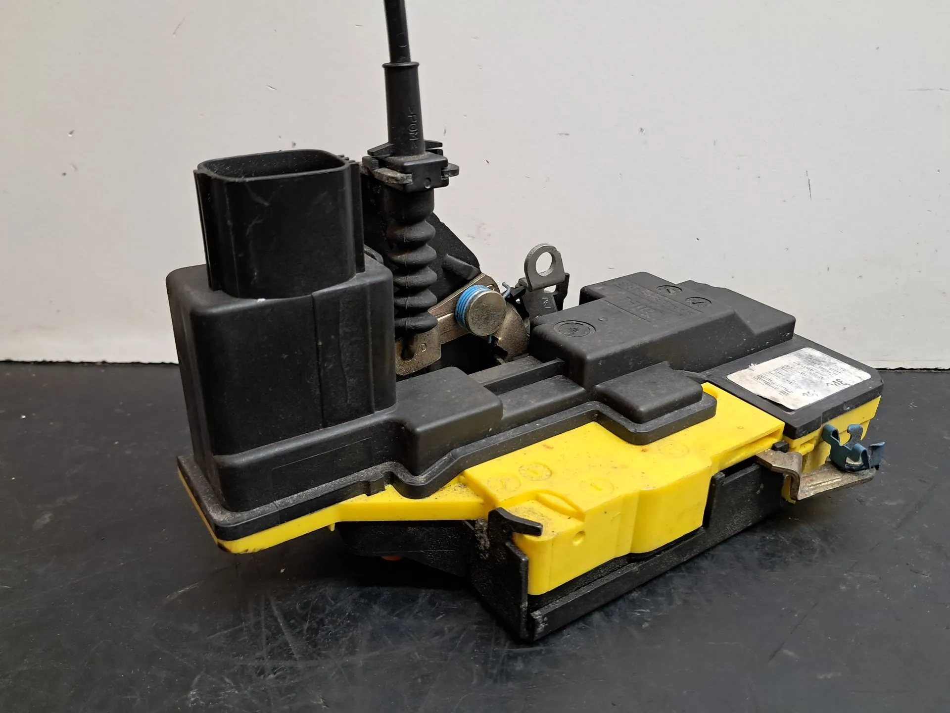 Fechadura / fecho porta trás esquerdo VOLVO S60 I (384)