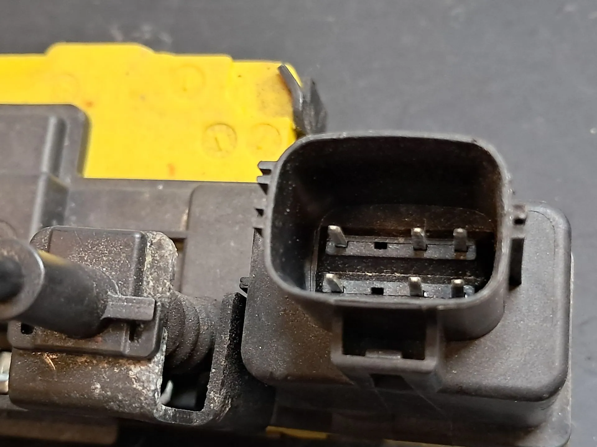 Fechadura / fecho porta trás esquerdo VOLVO S60 I (384) Imagem-5