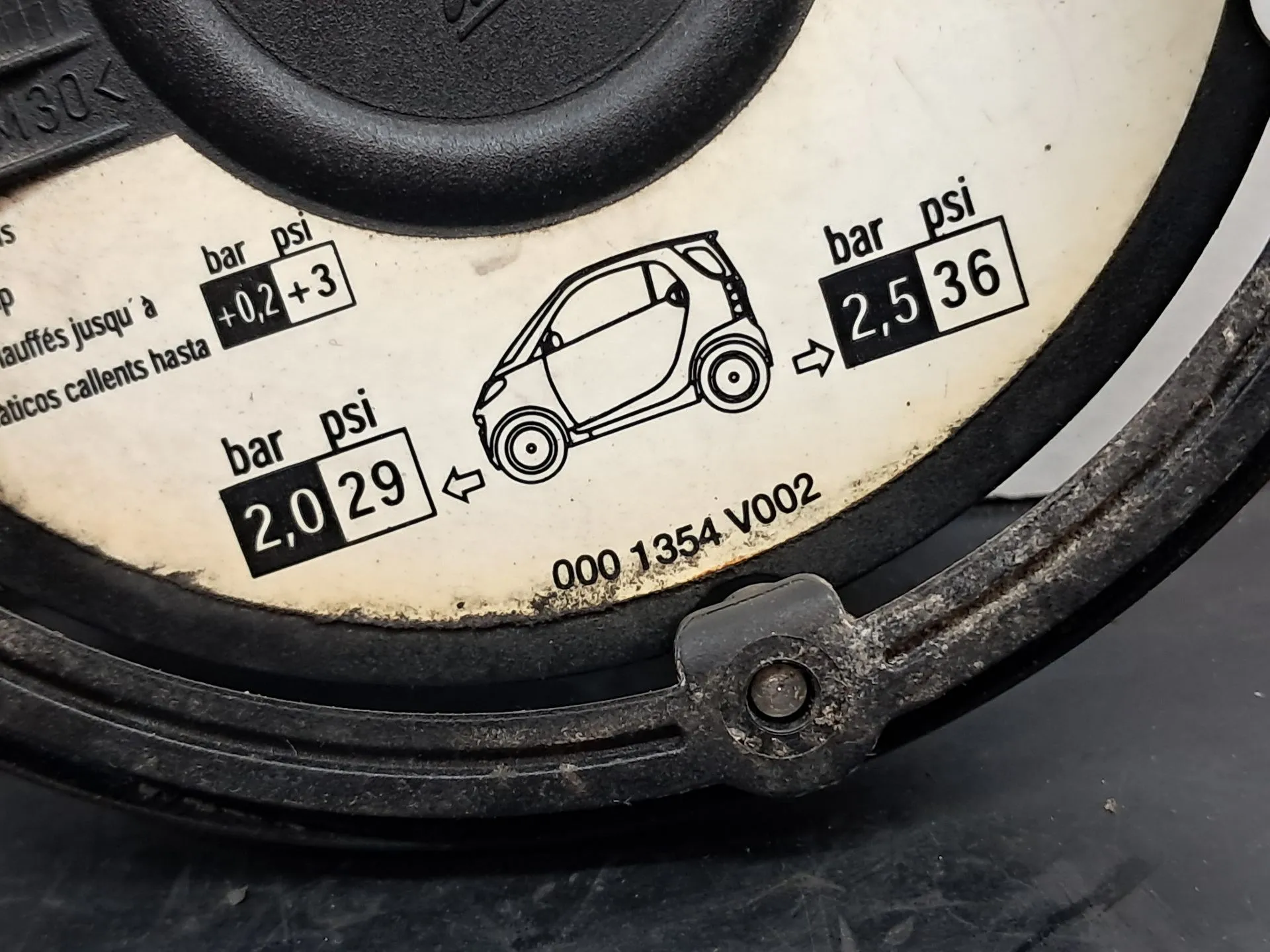 Bouchon/Volet De Trappe De Réservoir à Carburant  SMART City-Coupé (450) Imagem-3