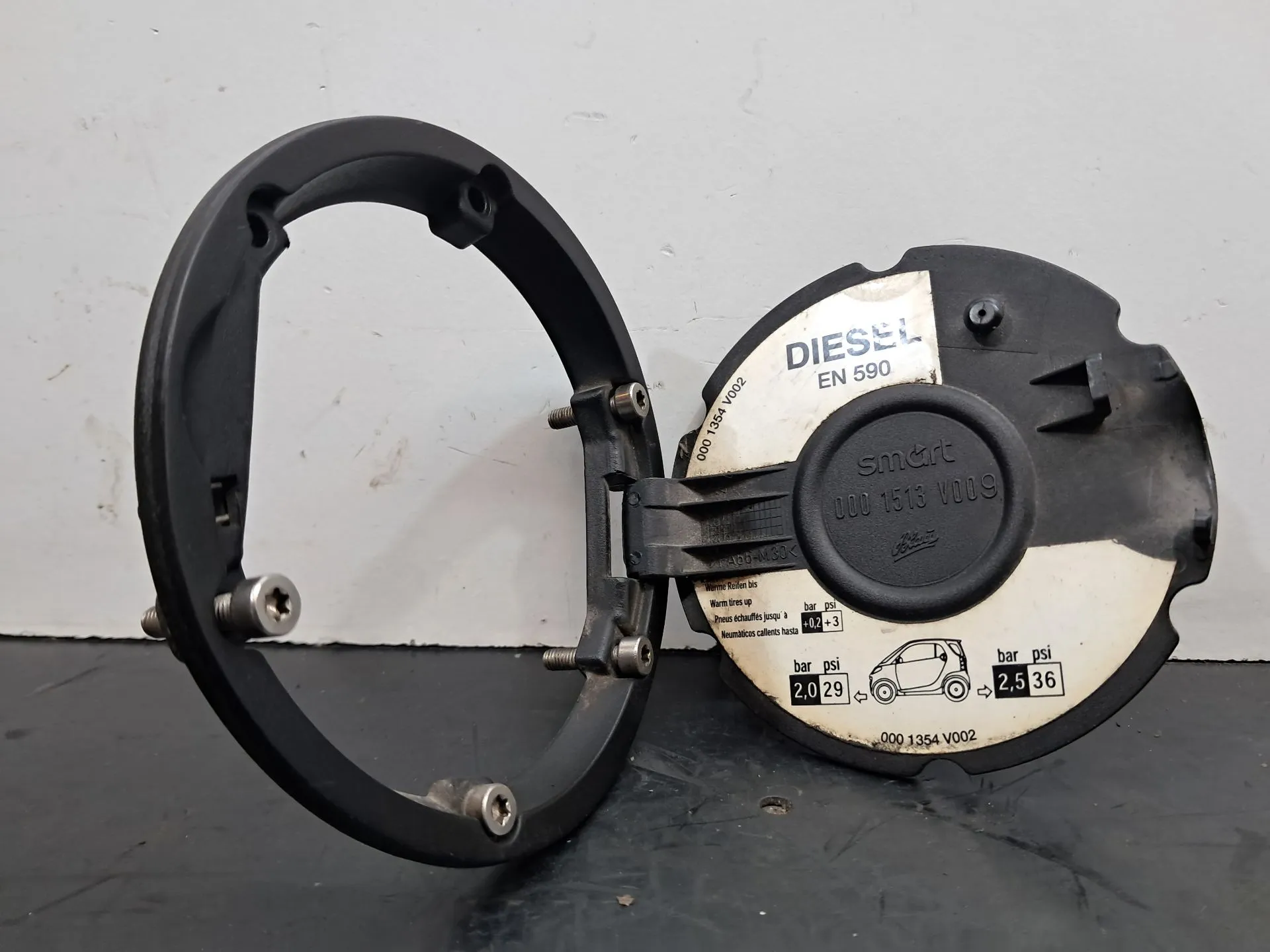 Bouchon/Volet De Trappe De Réservoir à Carburant  SMART City-Coupé (450) Imagem-1