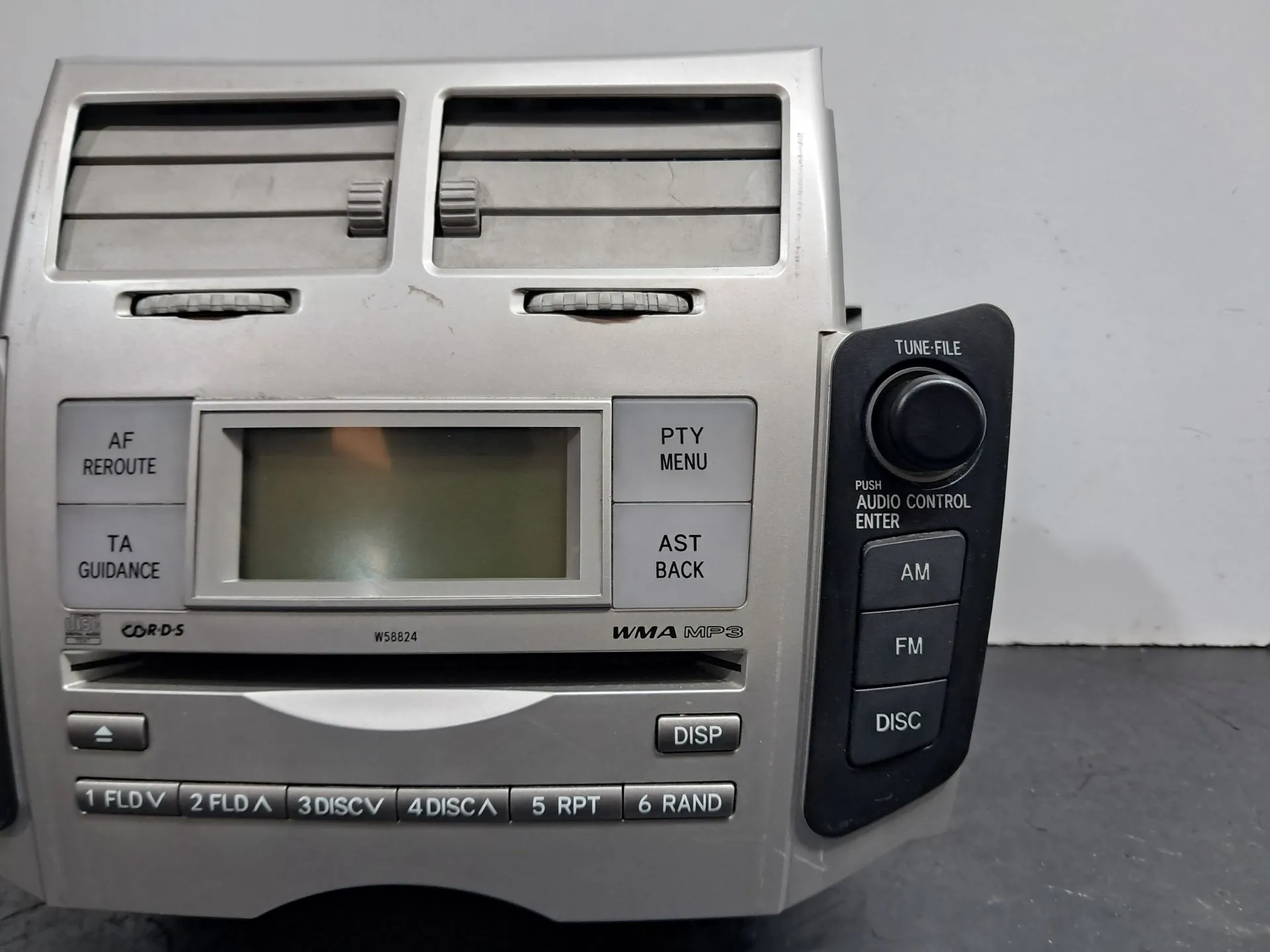 Rádio / auto-rádio TOYOTA Yaris (_P9_) Imagem-2