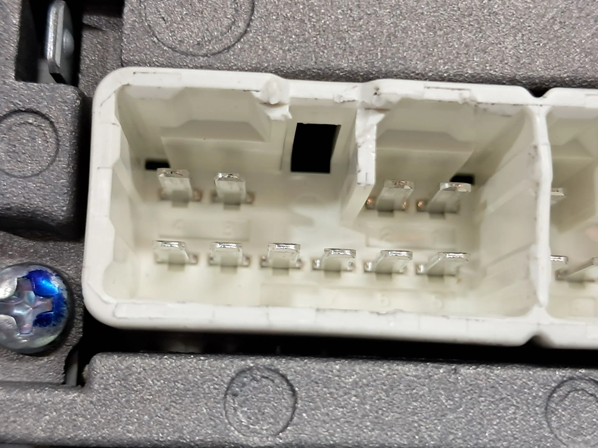 Rádio / auto-rádio TOYOTA Yaris (_P9_) Imagem-5