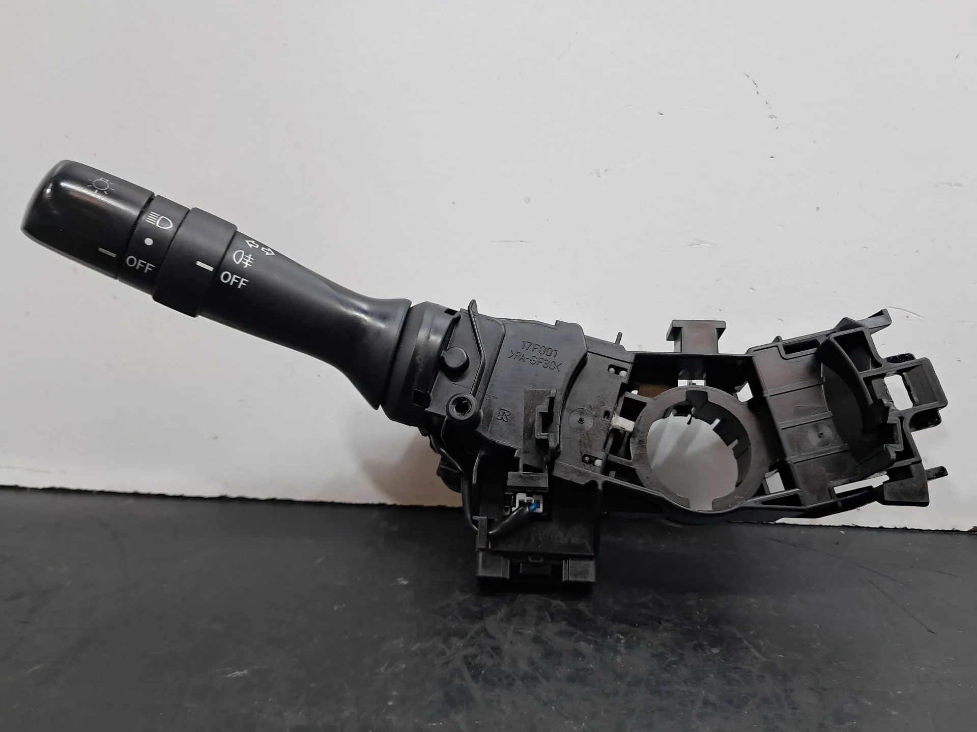 Manípulo de luzes TOYOTA Yaris (_P9_)