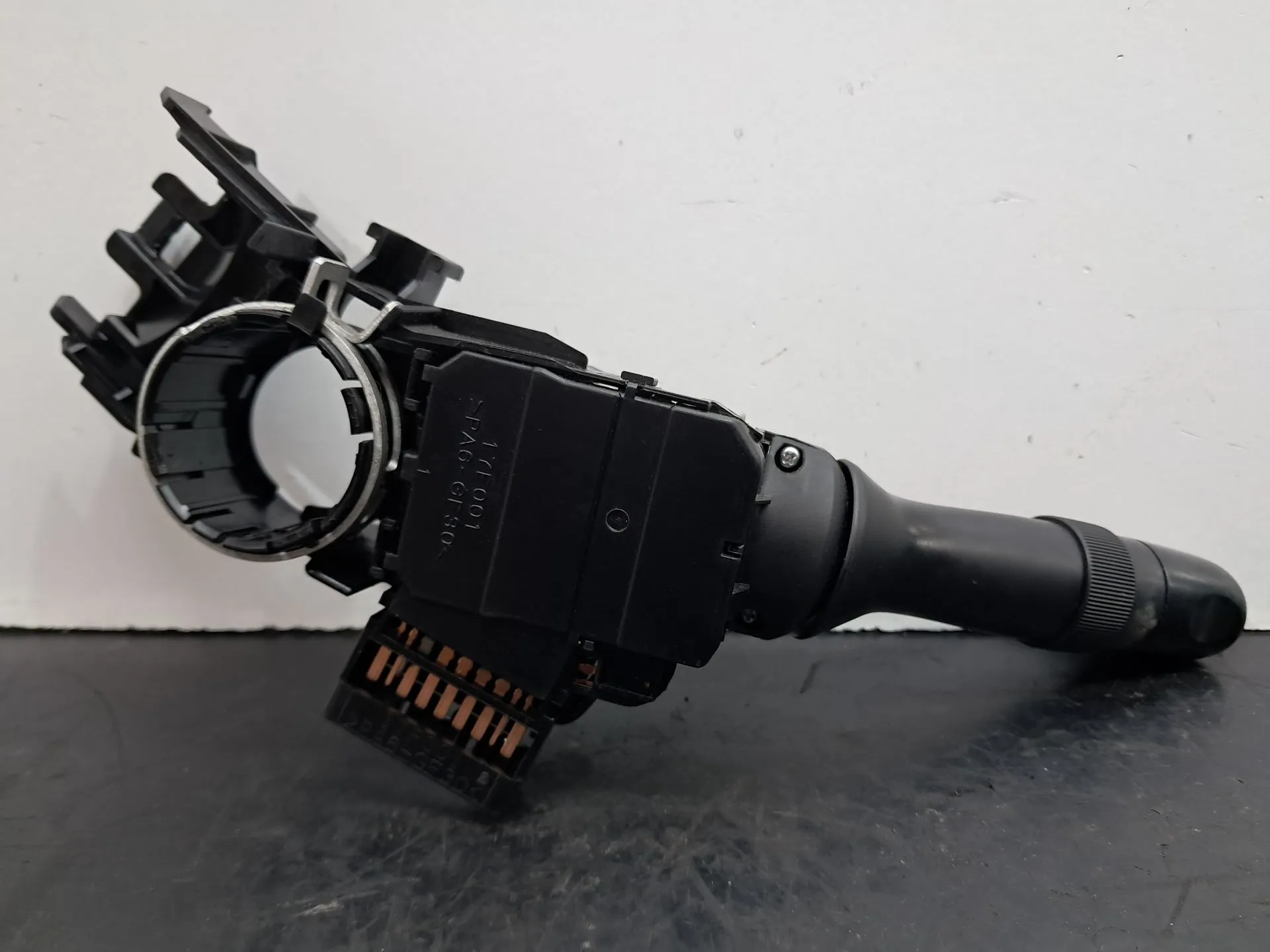 Manípulo de luzes TOYOTA Yaris (_P9_) Imagem-2