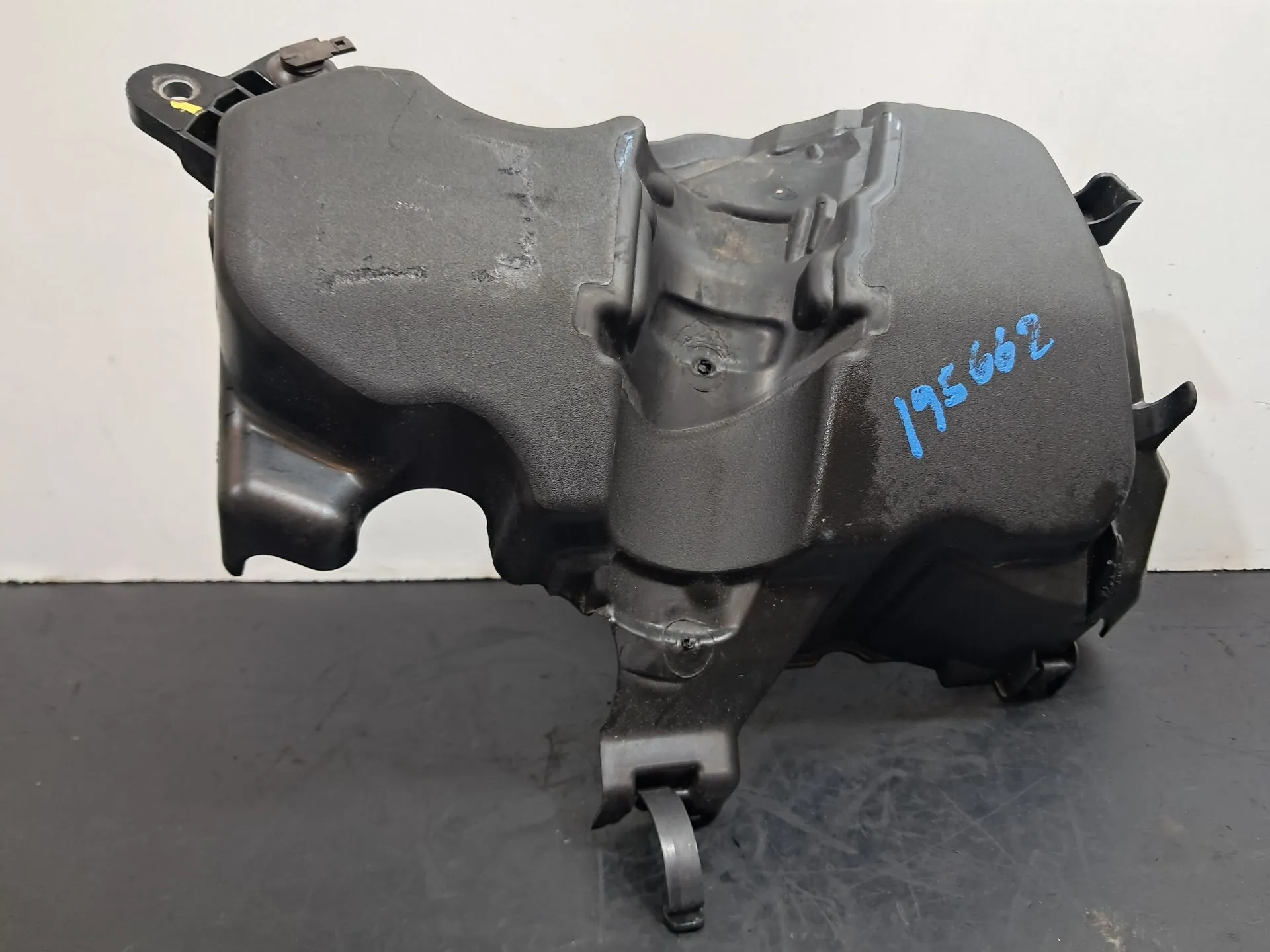 Cobertura do motor / blindagem superior do motor DACIA Dokker (0S_)