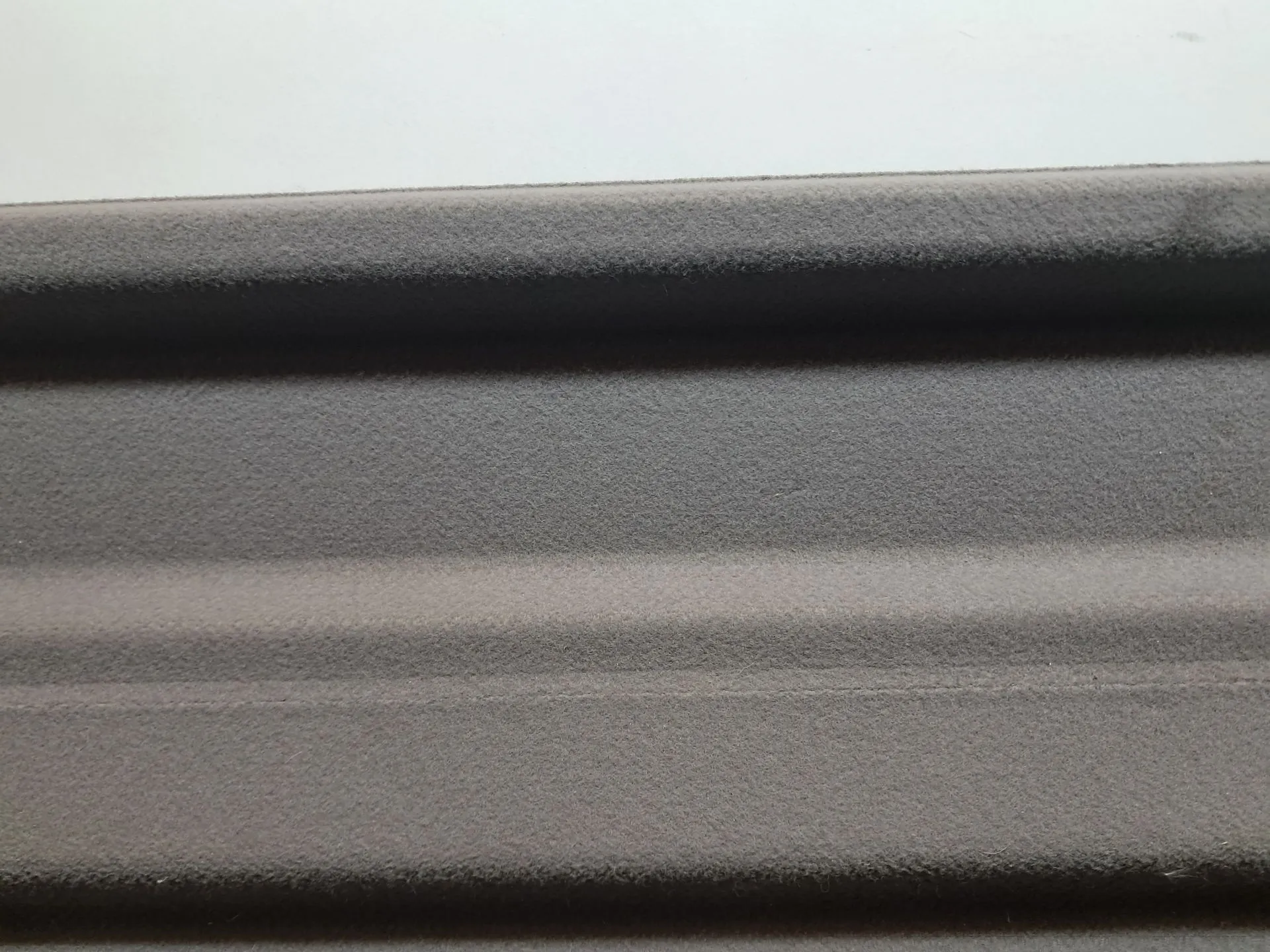 Chapeleira / tampo da mala MAZDA 323 F VI (BJ) Imagem-2