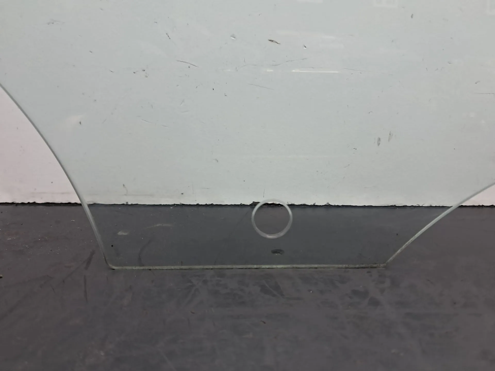 Vitre porte arrière Droite BMW 1 (F20) Imagem-1