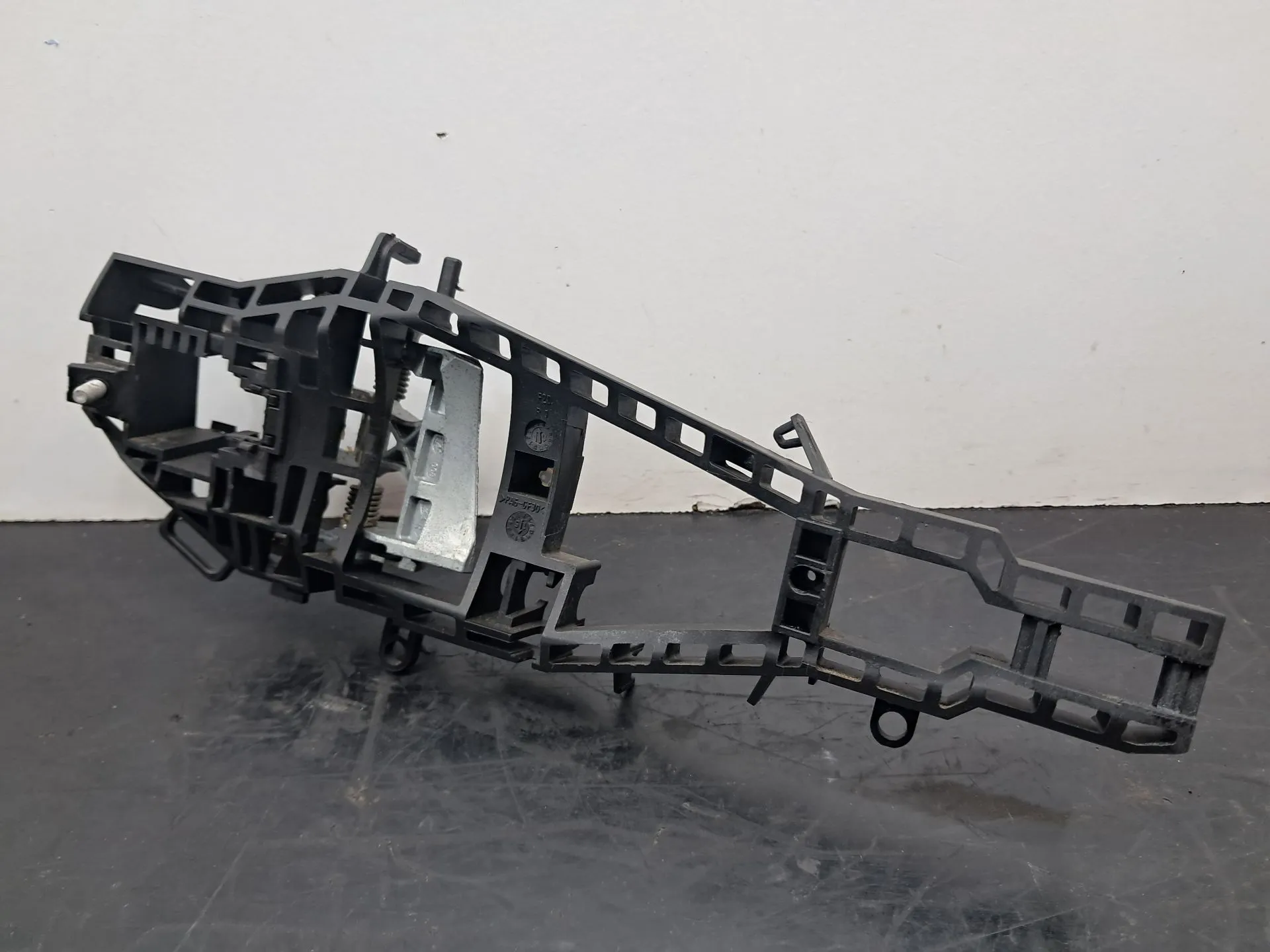 Support poignée porte avant gauche BMW 1 (F20)