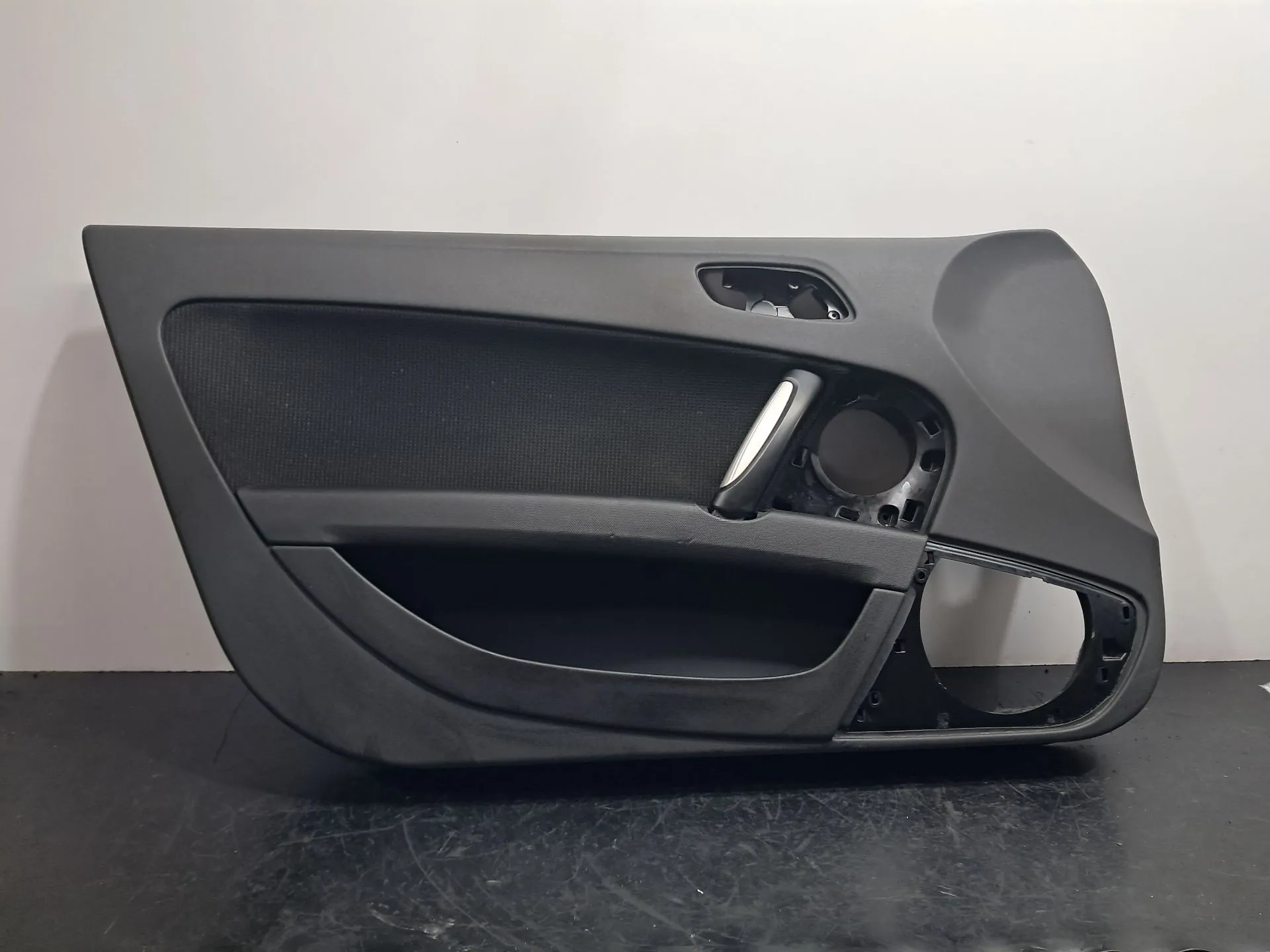 Revestimiento interior de puerta delantero izquierdo AUDI TT (8J3)