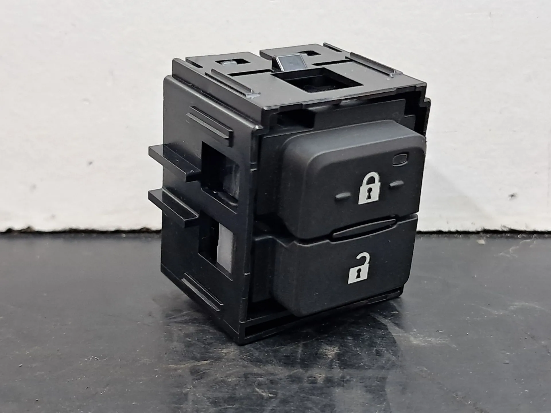 Botão / interruptor trancar portas LEXUS NX II (_A2_, _H2_)