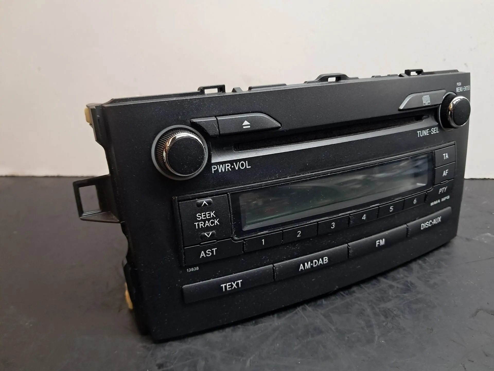 Rádio / auto-rádio TOYOTA Auris Hatchback (_E15_)