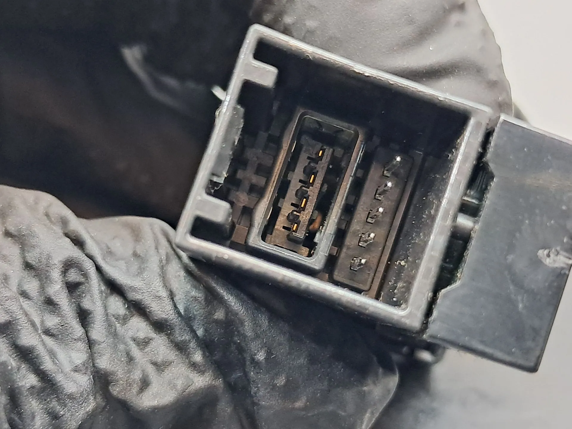 Módulo USB / AUX / IPOD TOYOTA Auris Hatchback (_E15_) Imagem-2