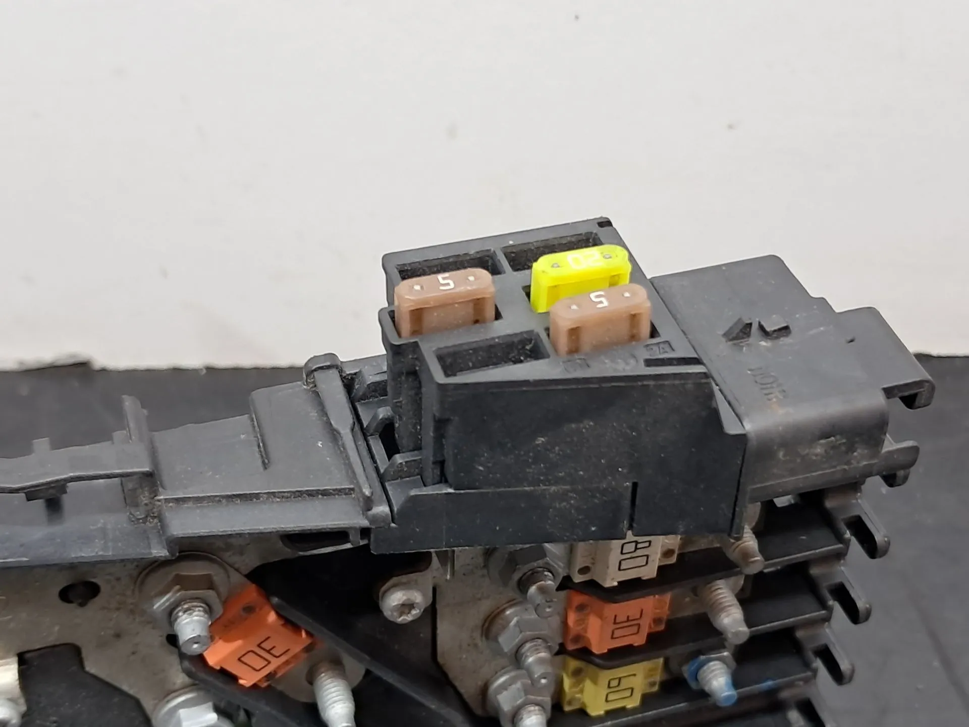 Caixa fusíveis da bateria PEUGEOT RCZ Imagem-8