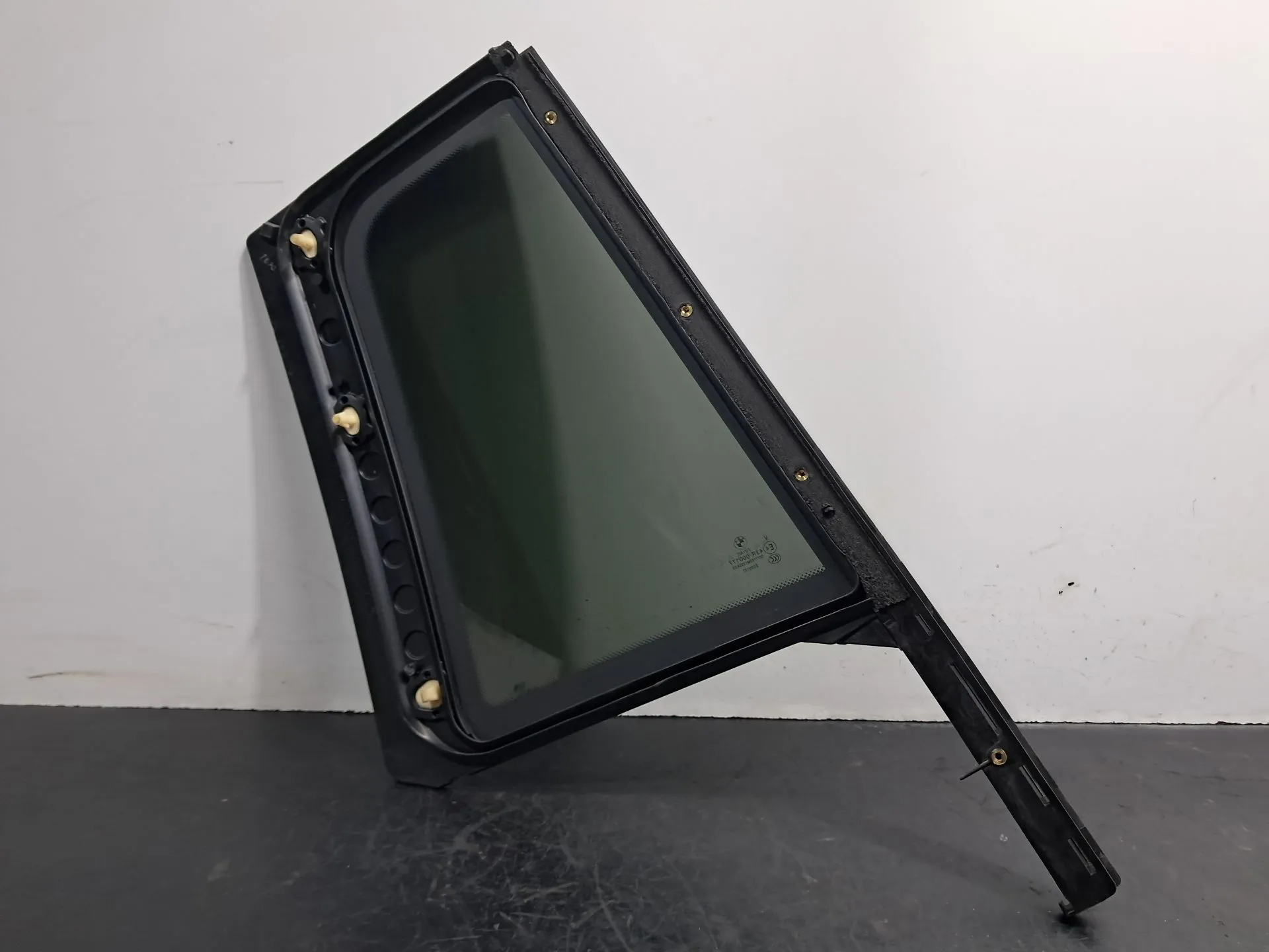 Vitre triangulaire arrière gauche BMW 2 Gran Tourer (F46) Imagem-6