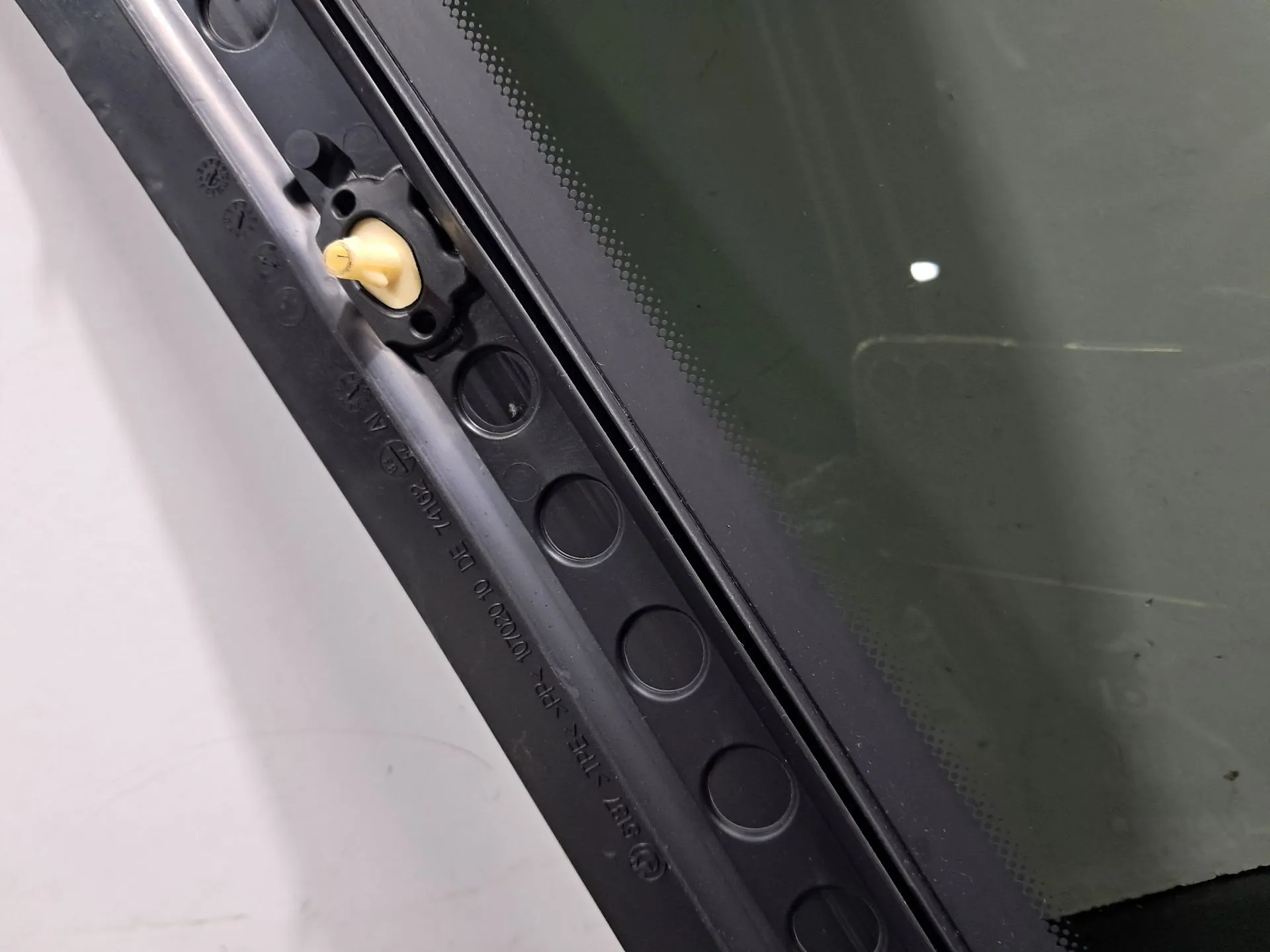 Vitre triangulaire arrière gauche BMW 2 Gran Tourer (F46) Imagem-11