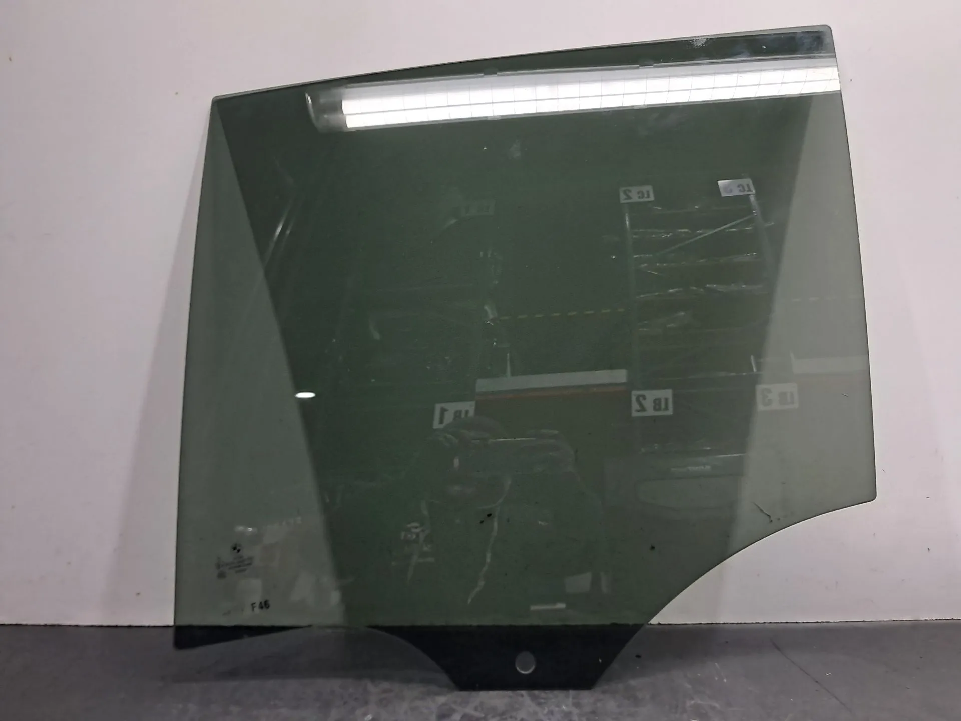 Vitre porte arrière gauche BMW 2 Gran Tourer (F46)