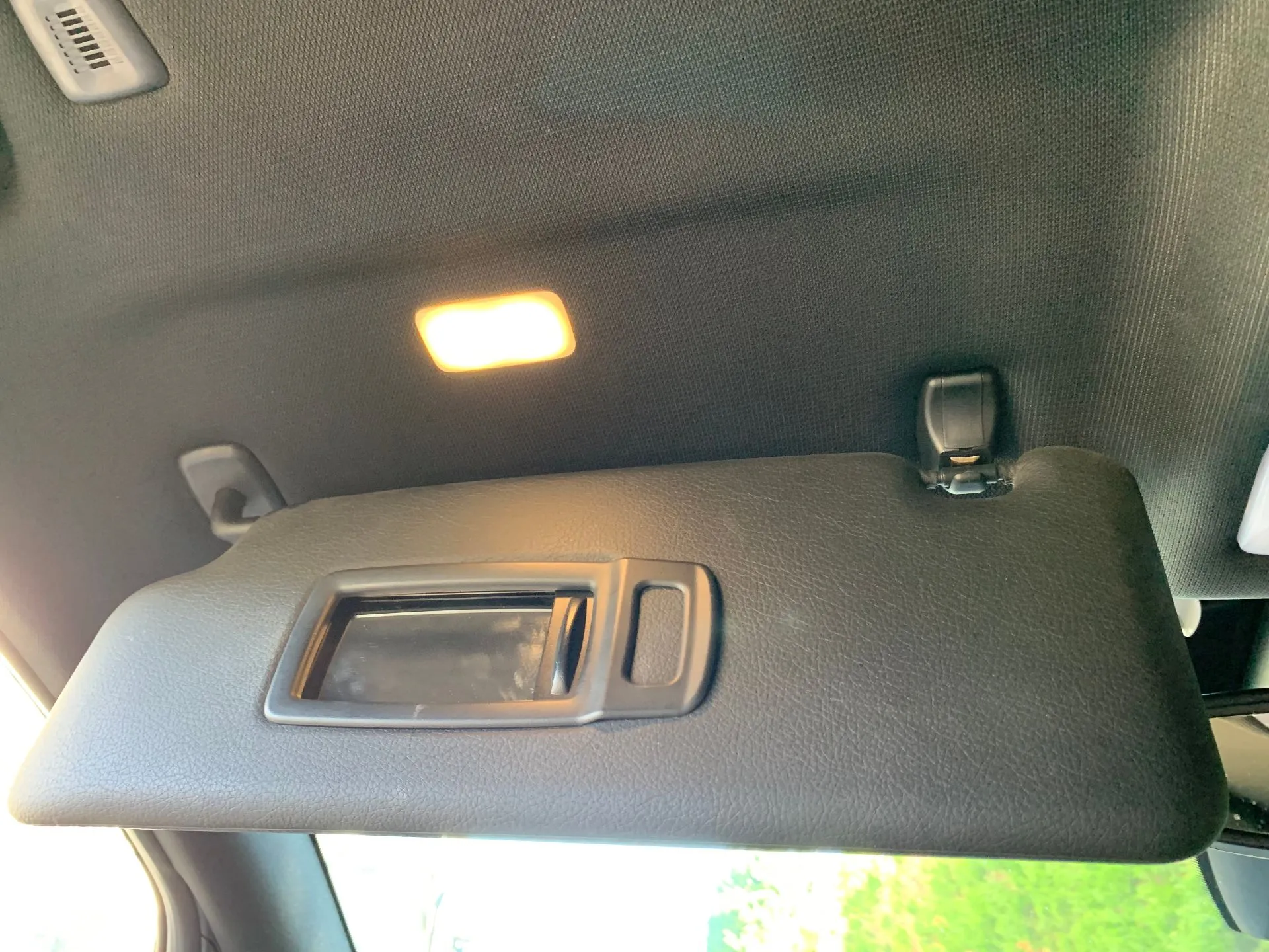 Pare-soleil gauche BMW 2 Gran Tourer (F46) Imagem-1