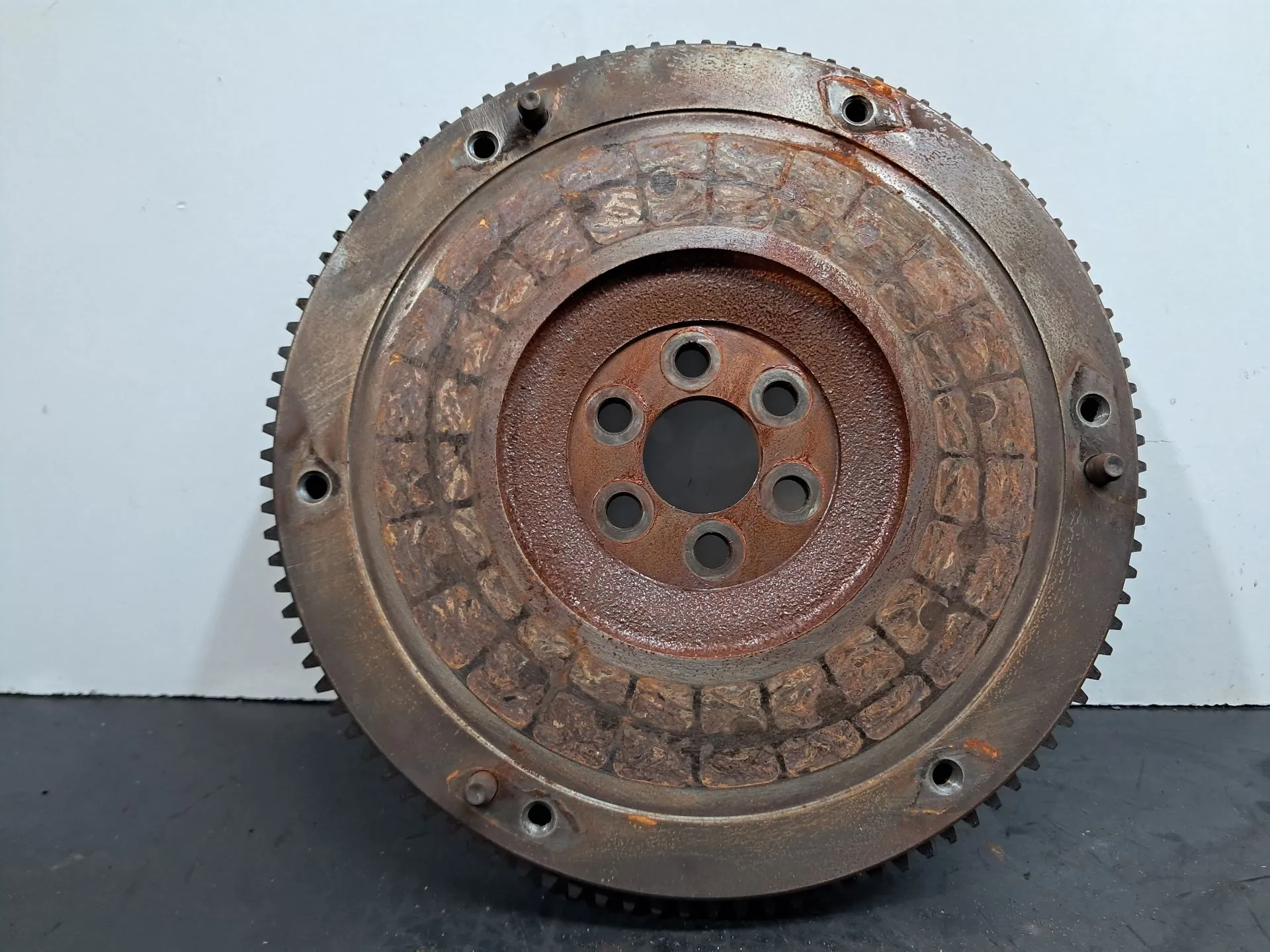 Volante do motor TOYOTA Yaris (_P9_)