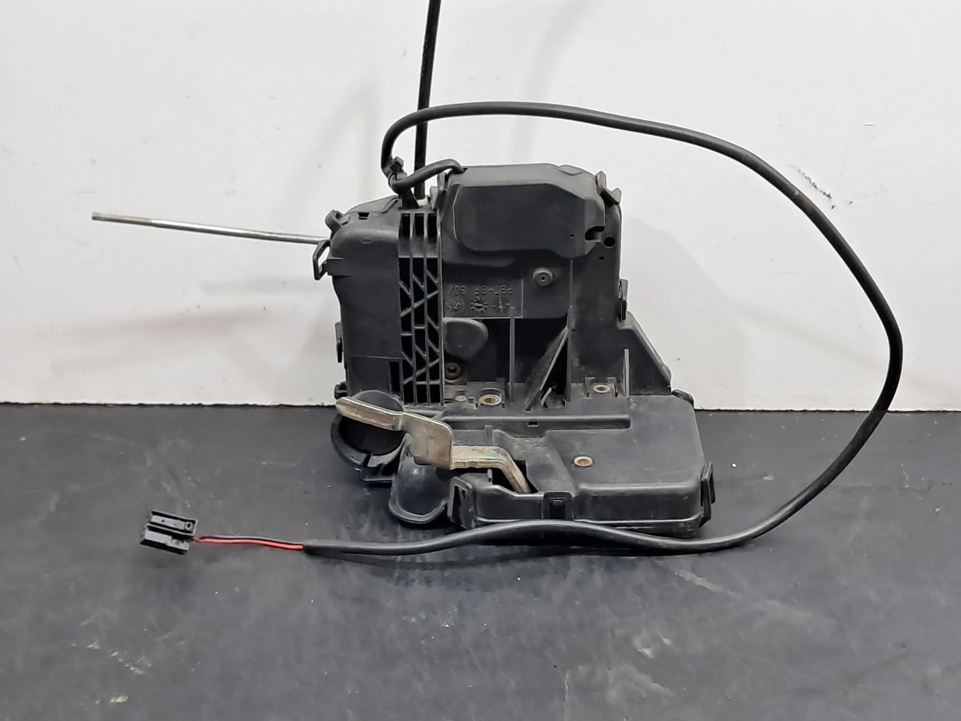 Fechadura / fecho porta frente direito MERCEDES-BENZ Classe E (W211)