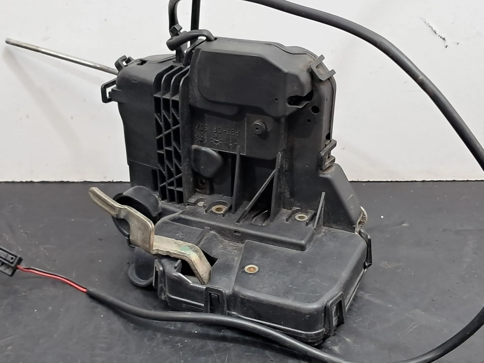 Fechadura / fecho porta frente direito MERCEDES-BENZ Classe E (W211) Imagem-4