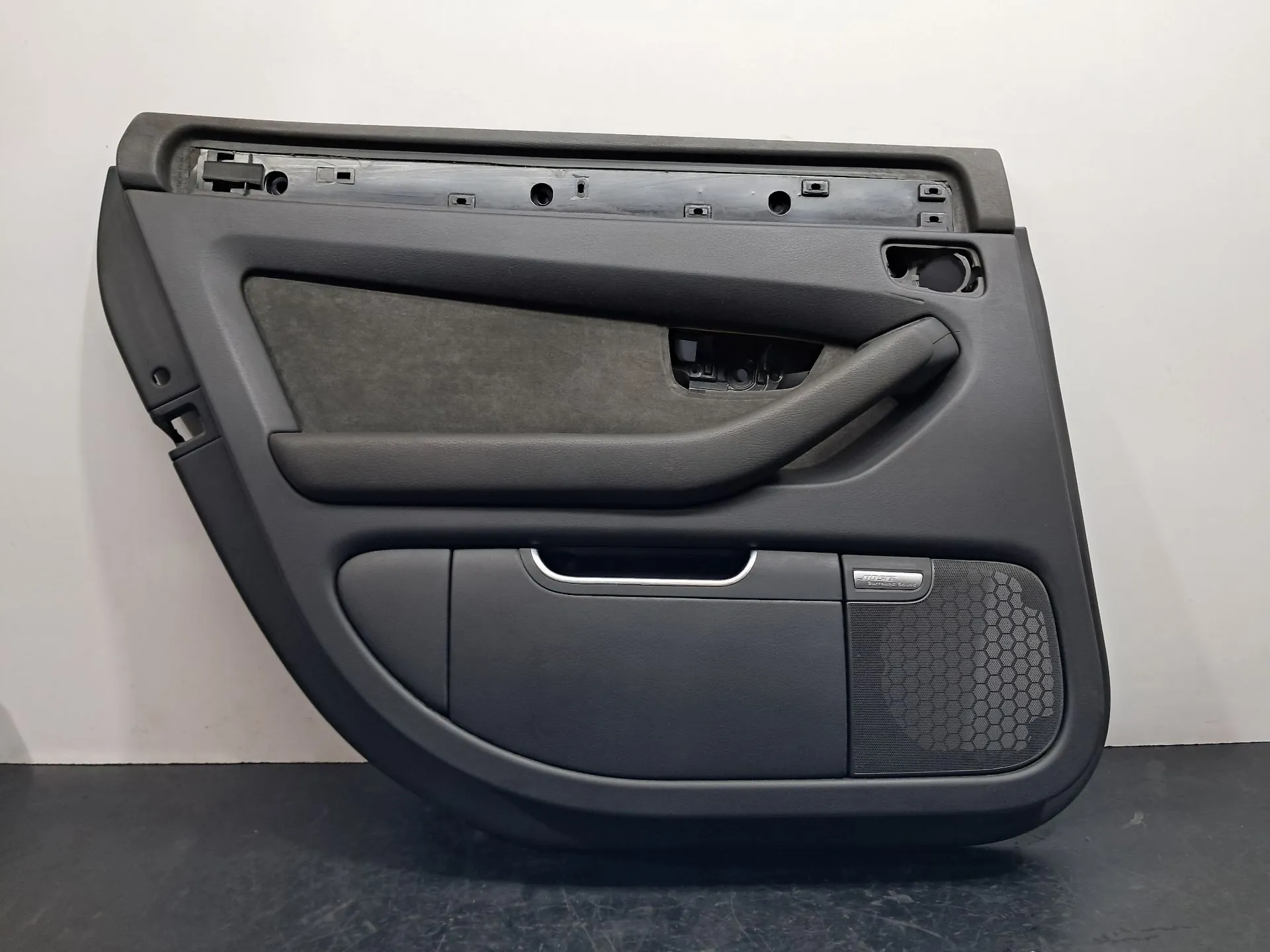 Panel puerta trasero izquierdo AUDI A8 (4E_)