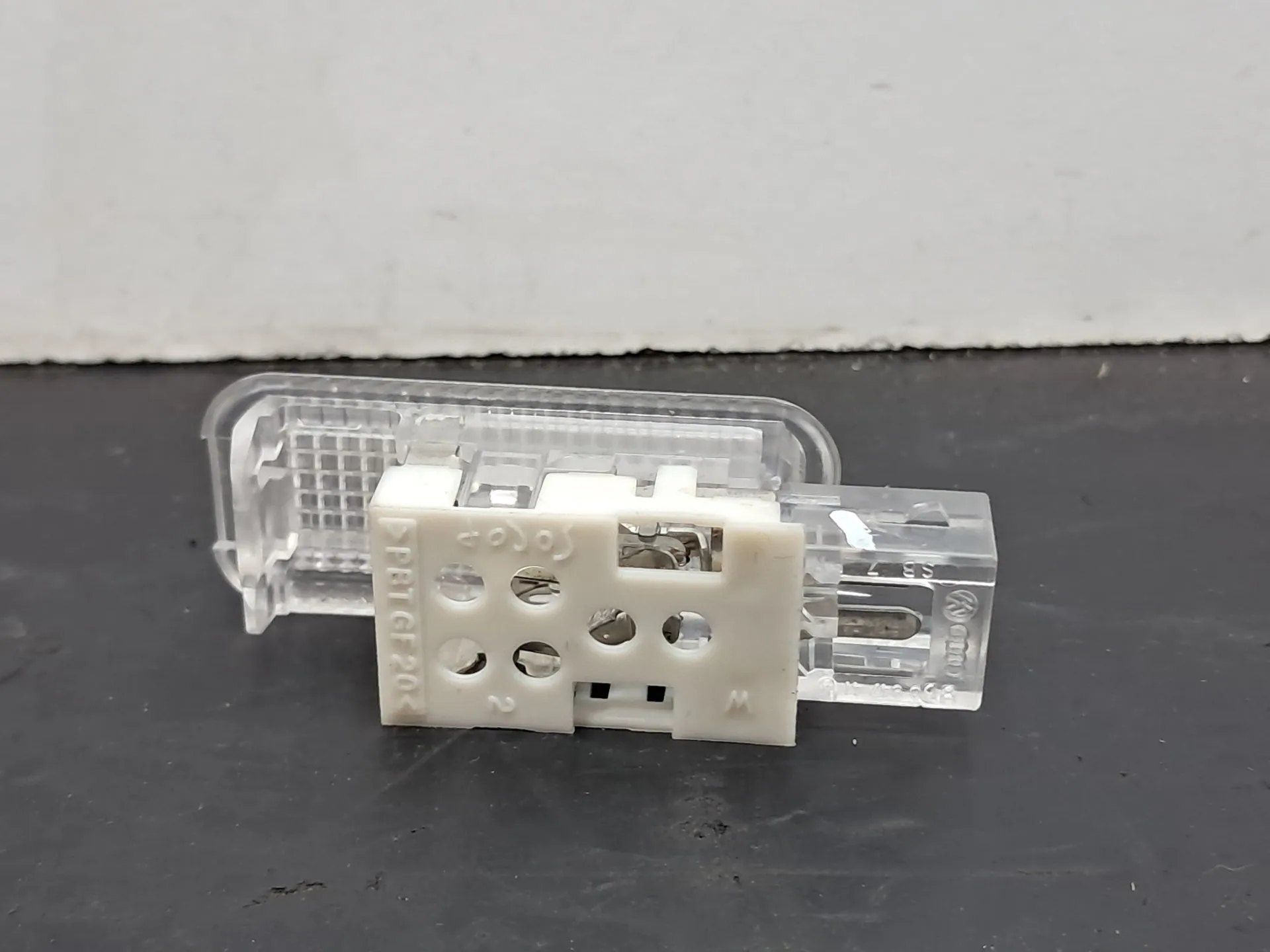 Luz interior AUDI A8 (4E_) Imagem-1