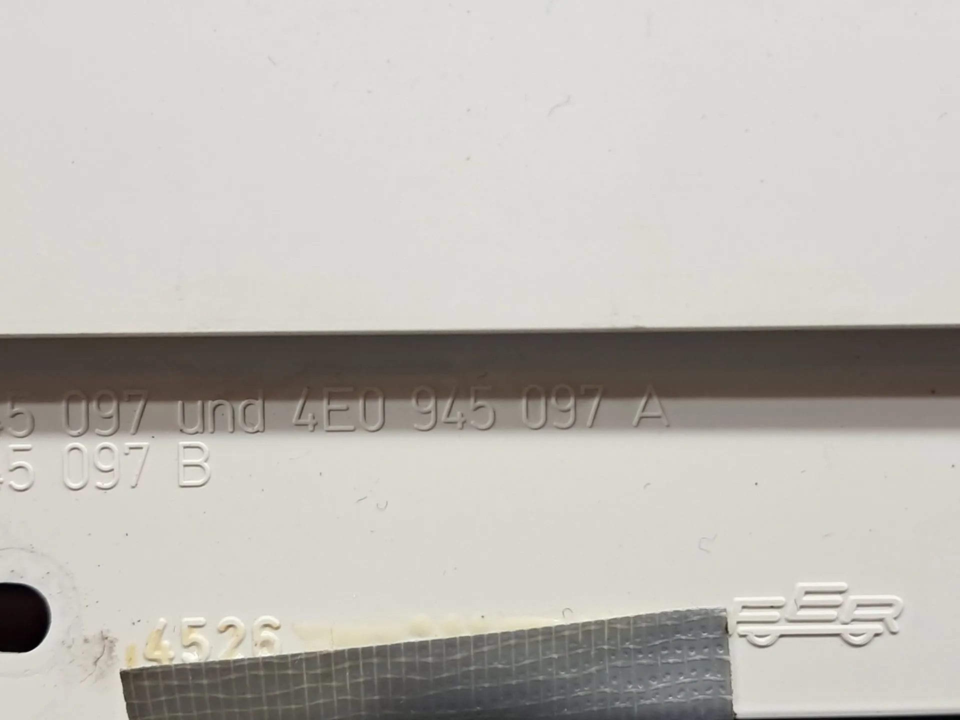 Feu de stop supplémentaire / 3e feu AUDI A8 (4E_) Imagem-8