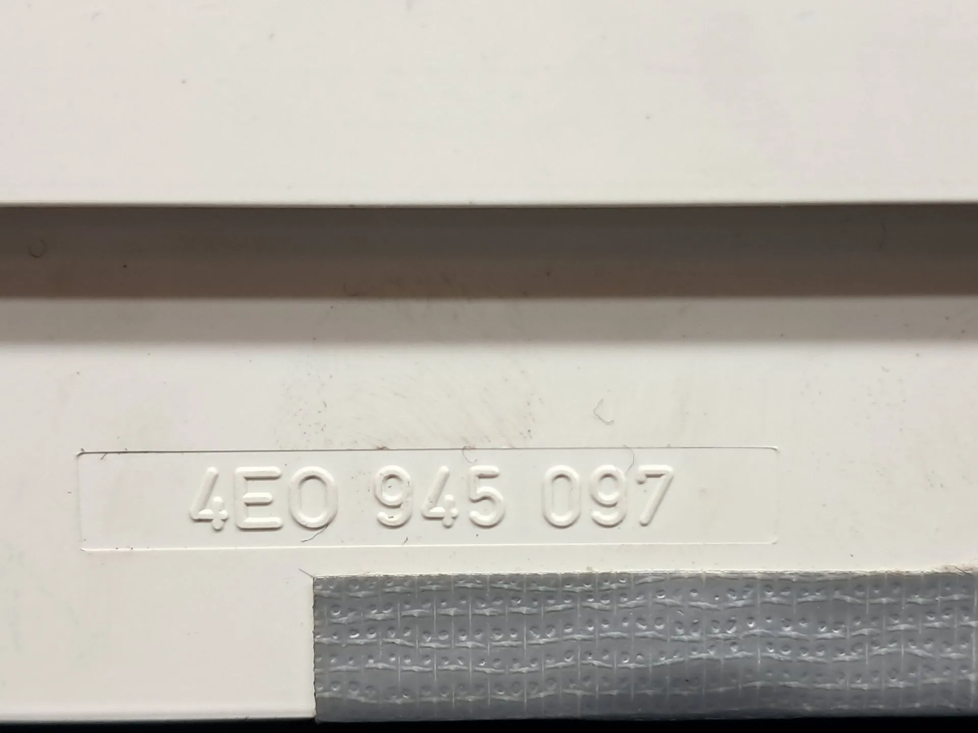 Feu de stop supplémentaire / 3e feu AUDI A8 (4E_) Imagem-6