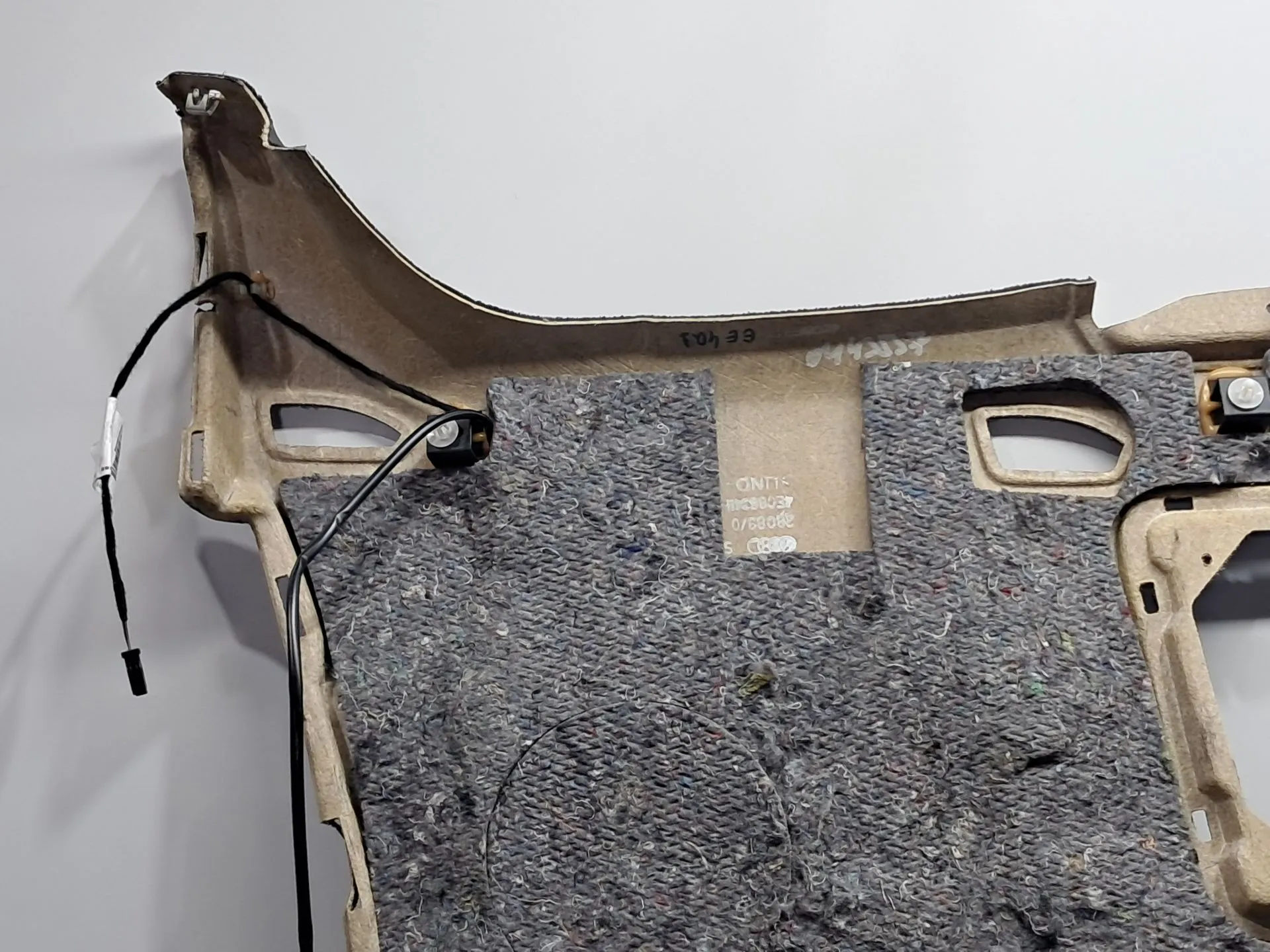 Plage arrière AUDI A8 (4E_) Imagem-11