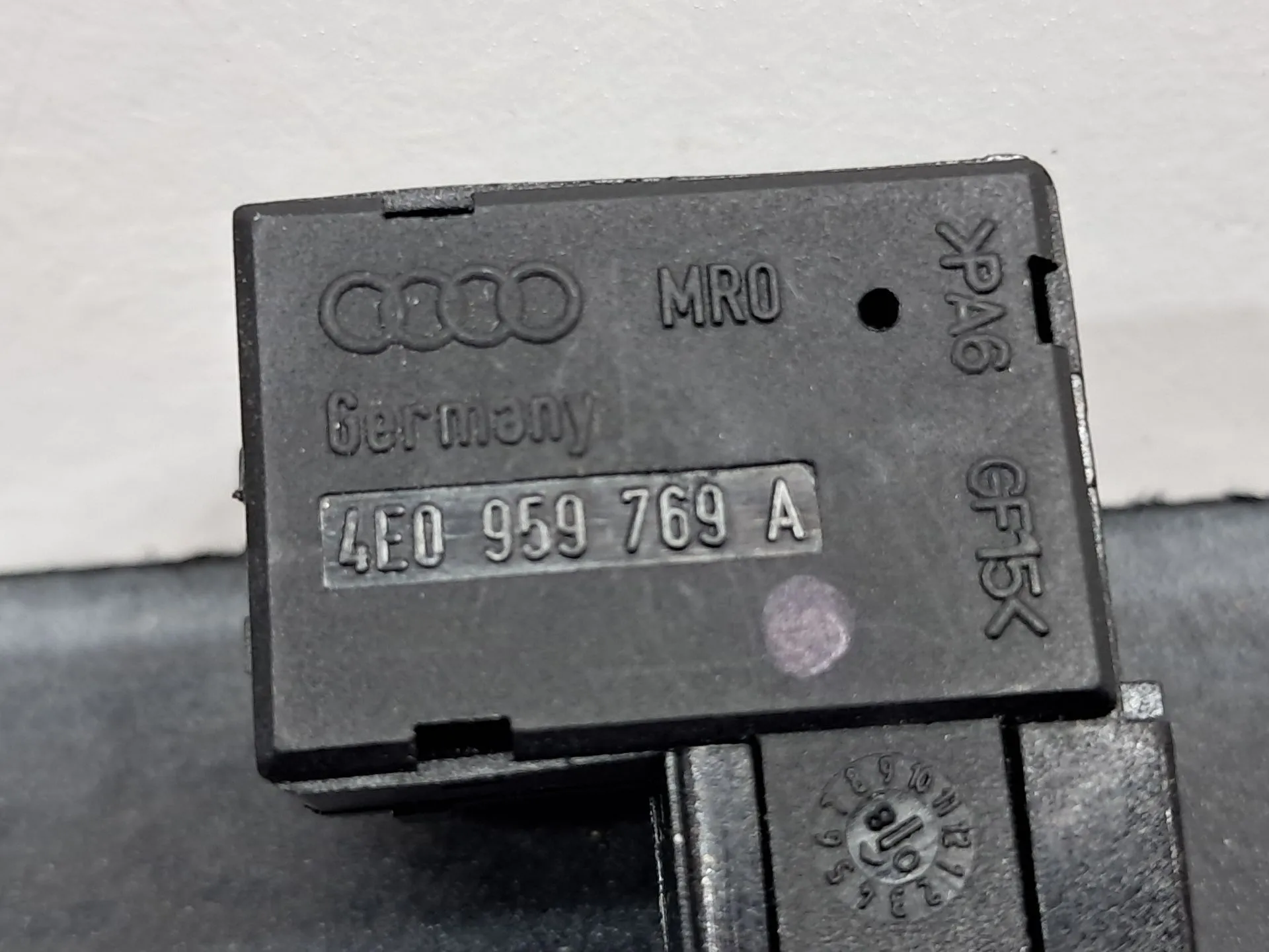 Botón / interruptor regulación asientos AUDI A8 (4E_) Imagem-3