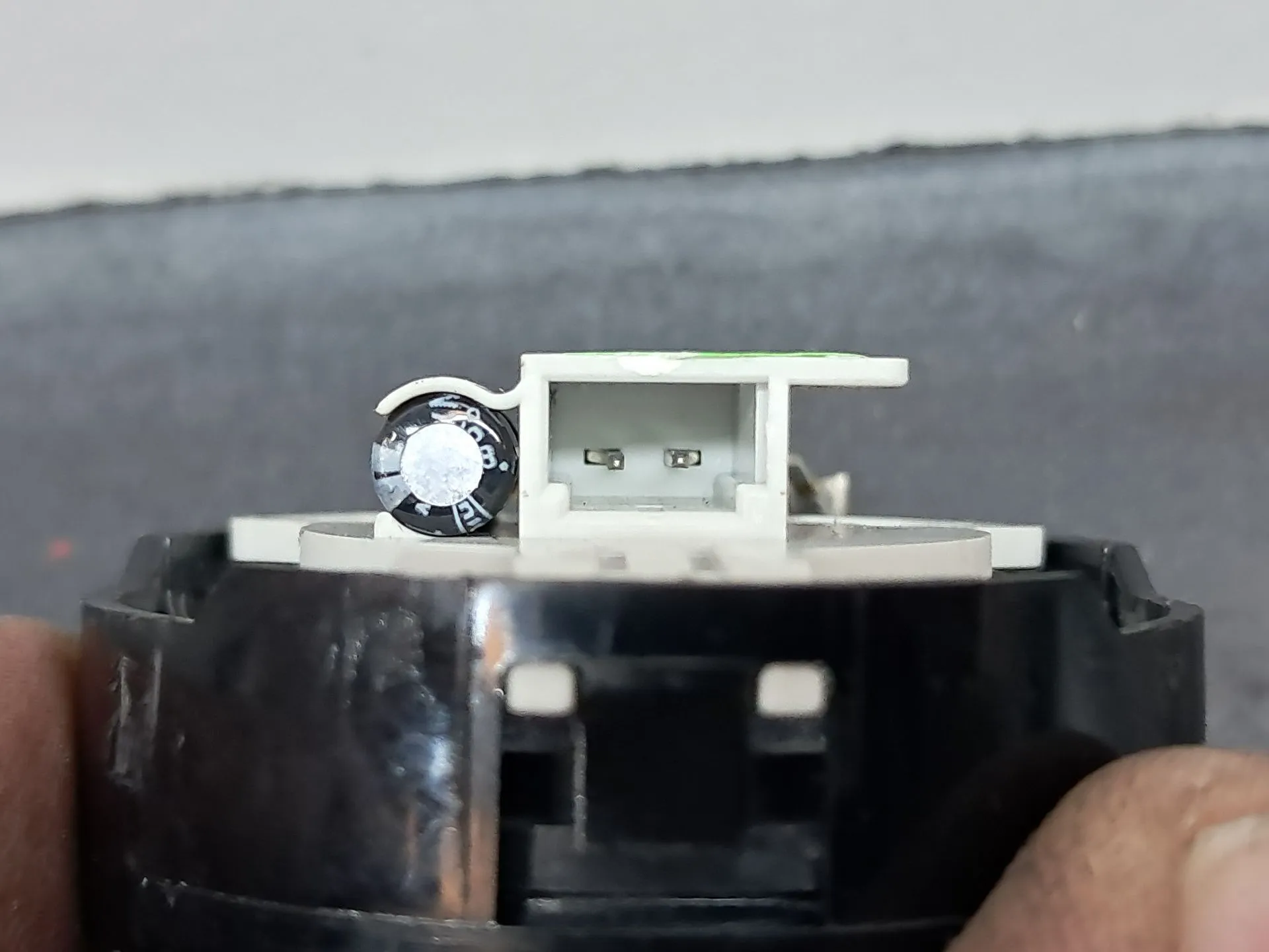 Colonne de son AUDI A8 (4E_) Imagem-2