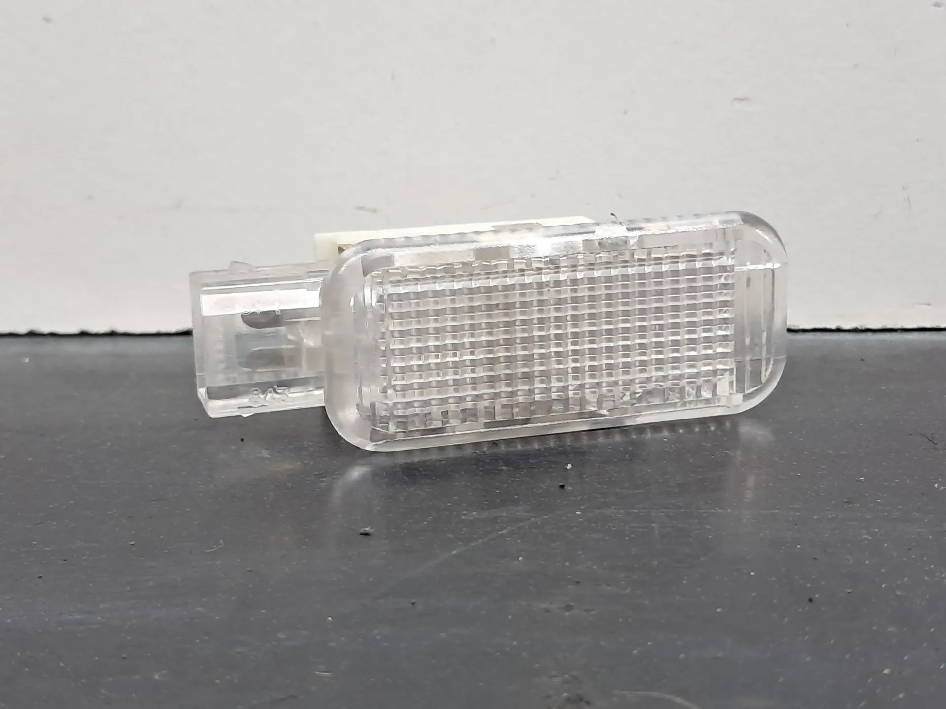 Luz interior AUDI A8 (4E_)