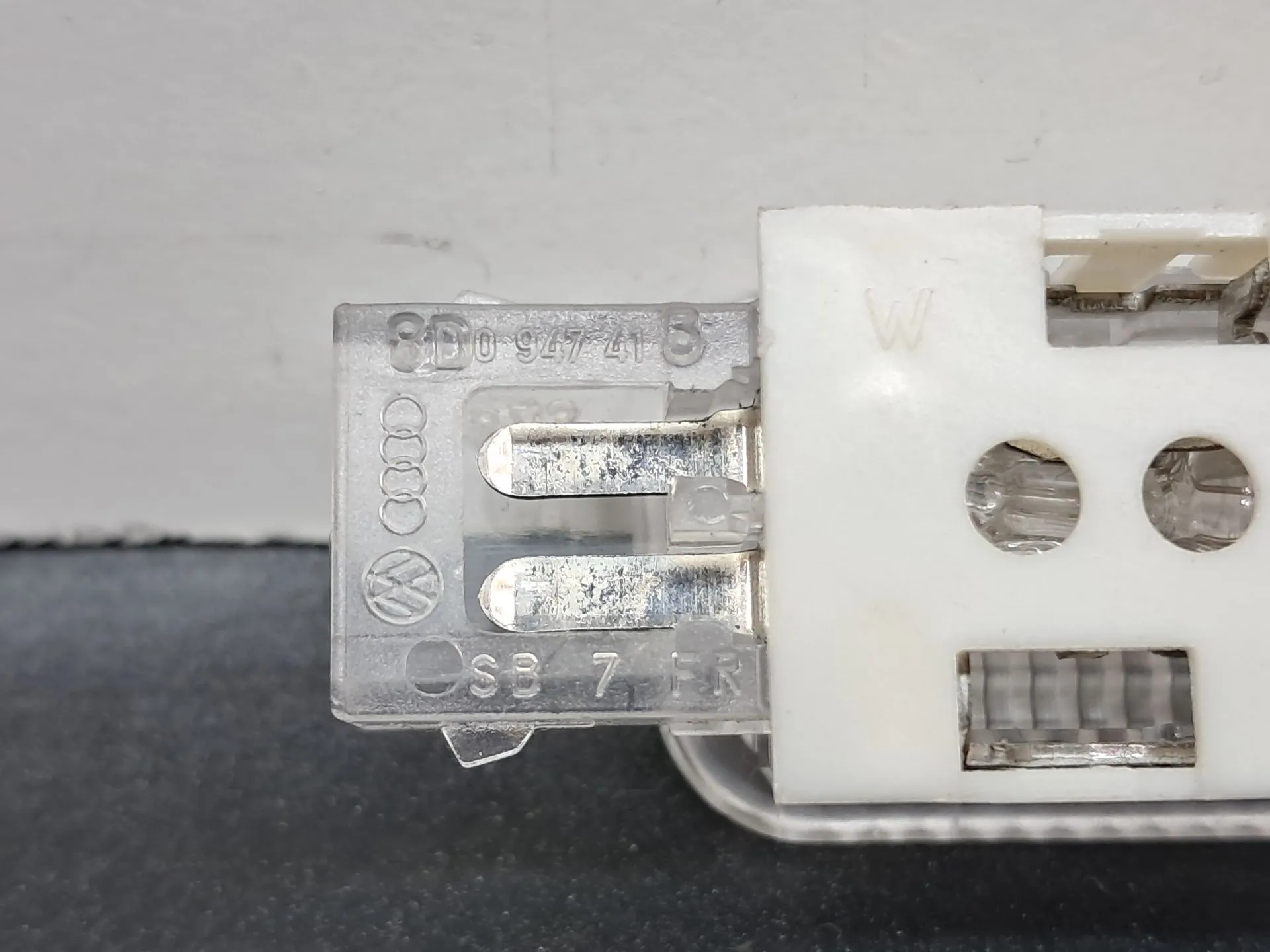 Luz interior AUDI A8 (4E_) Imagem-3