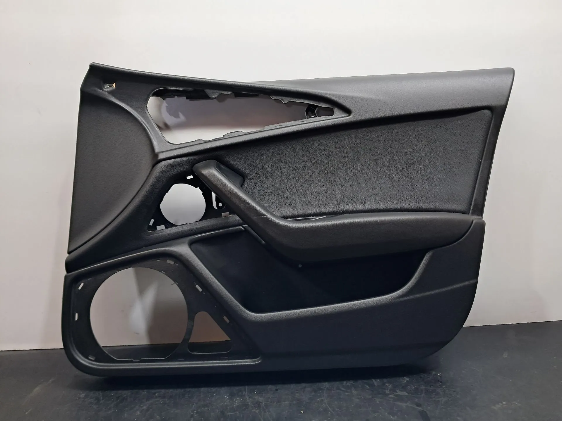 Revestimiento interior de puerta delantero derecho AUDI A6 Avant (4G5, 4GD, C7)